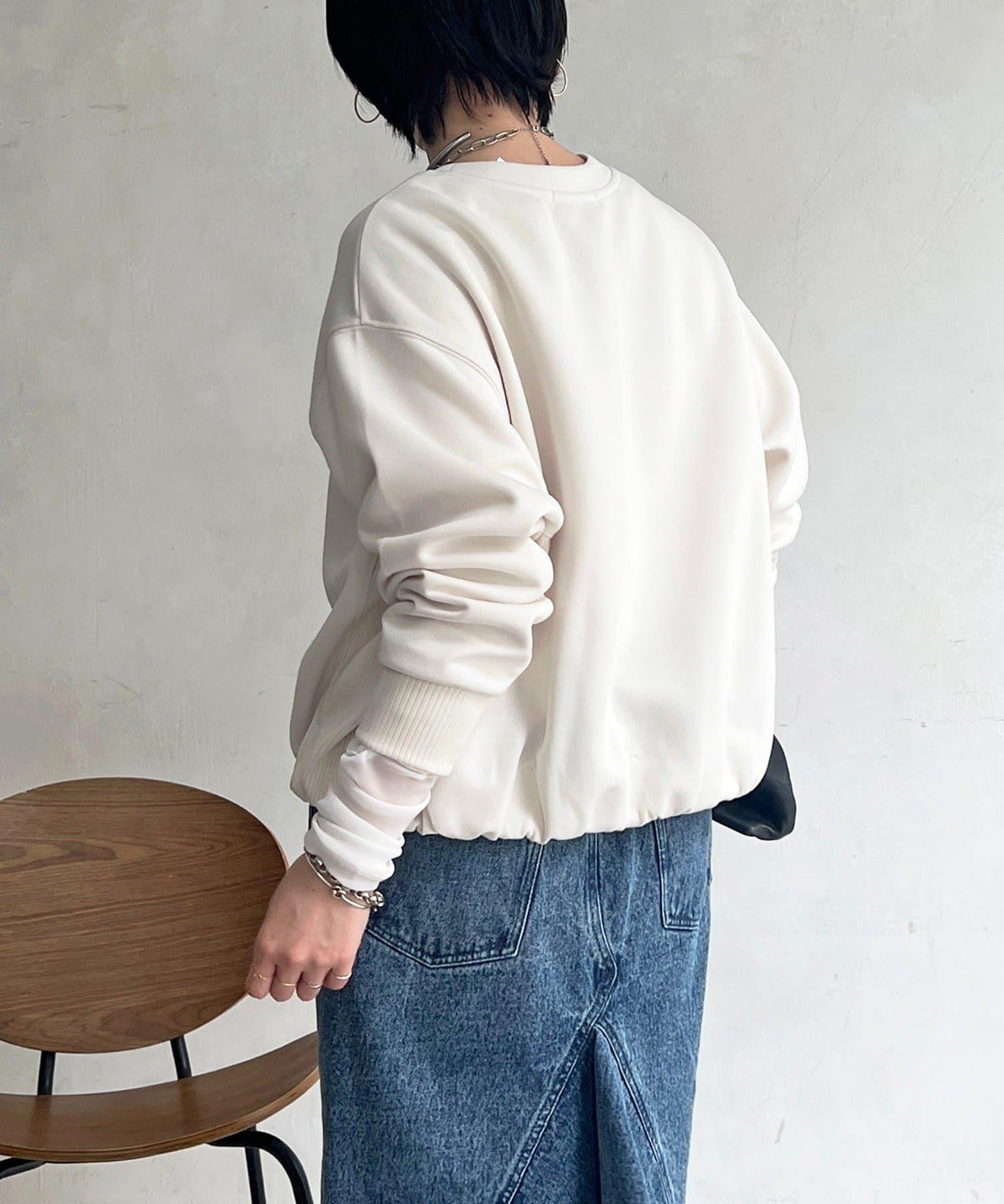 輕量複合面料 蓬鬆版型 套頭上衣