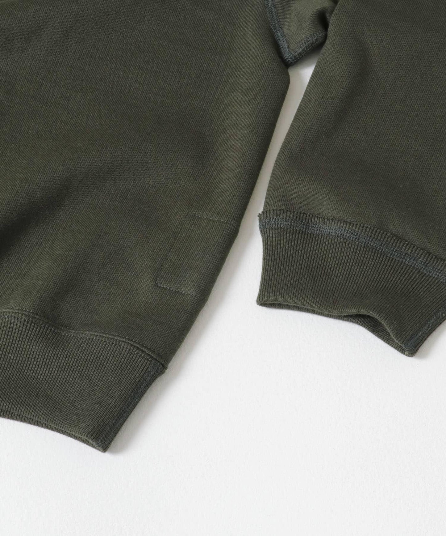 MARKAWARE HUGE SWEAT SHORTS 運動短褲