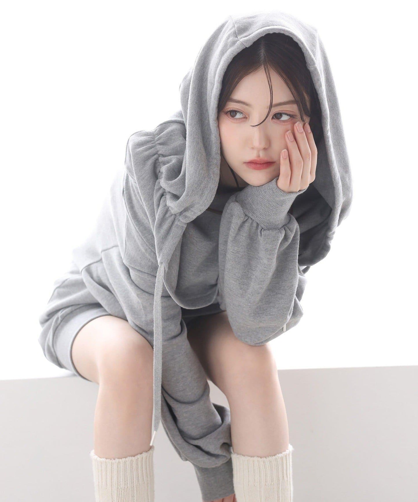 露肩連帽衛衣連衣裙