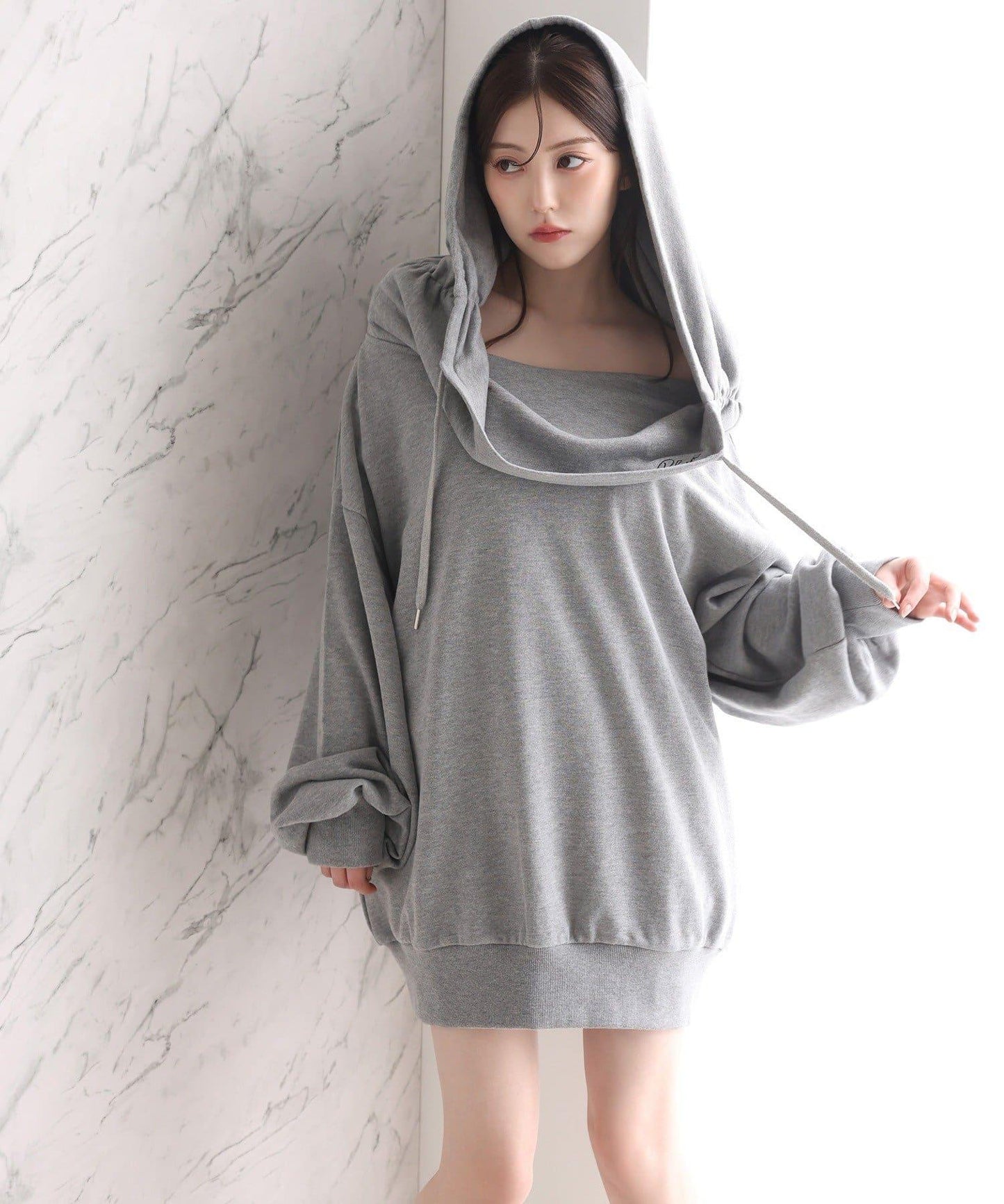 露肩連帽衛衣連衣裙