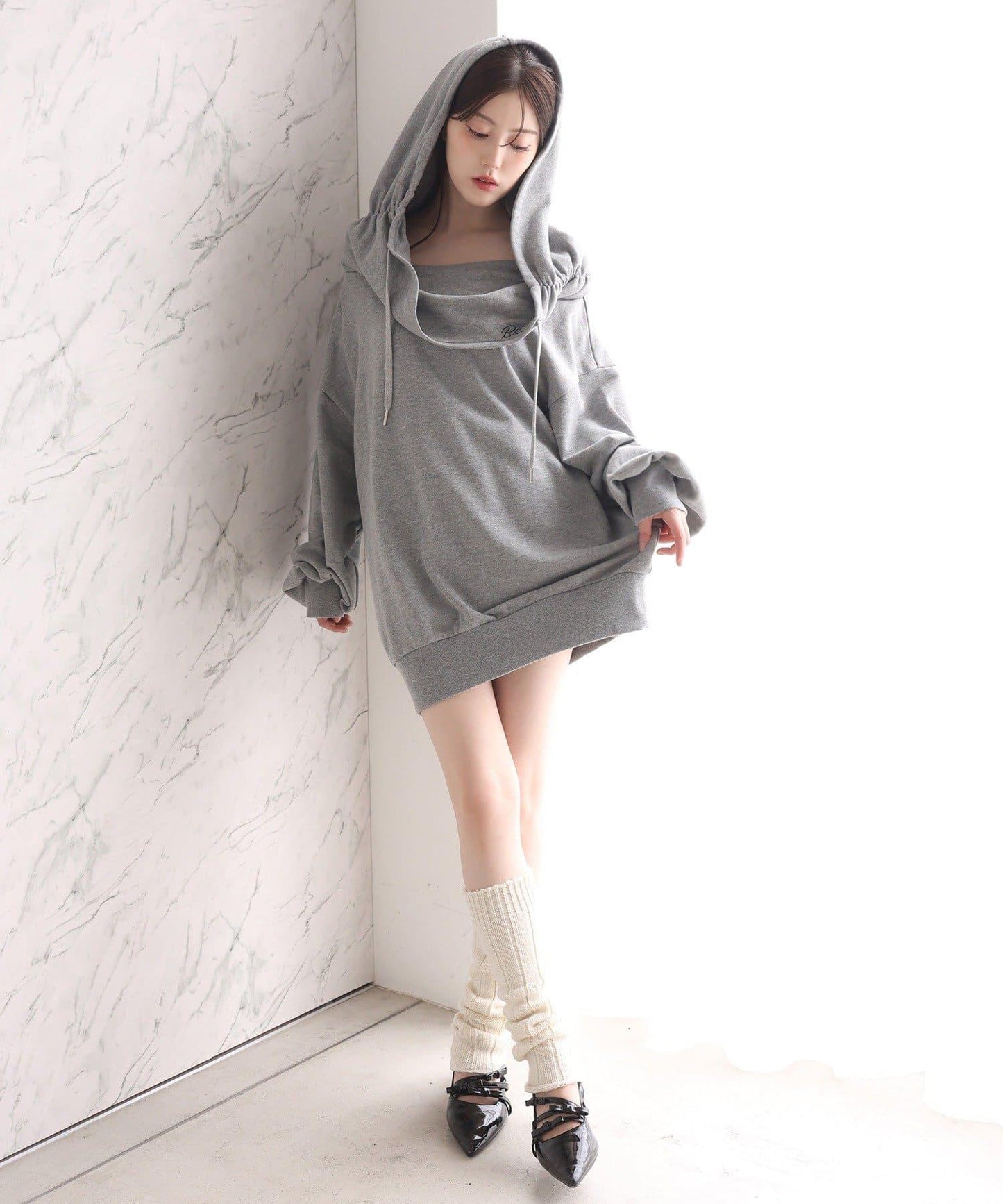 露肩連帽衛衣連衣裙