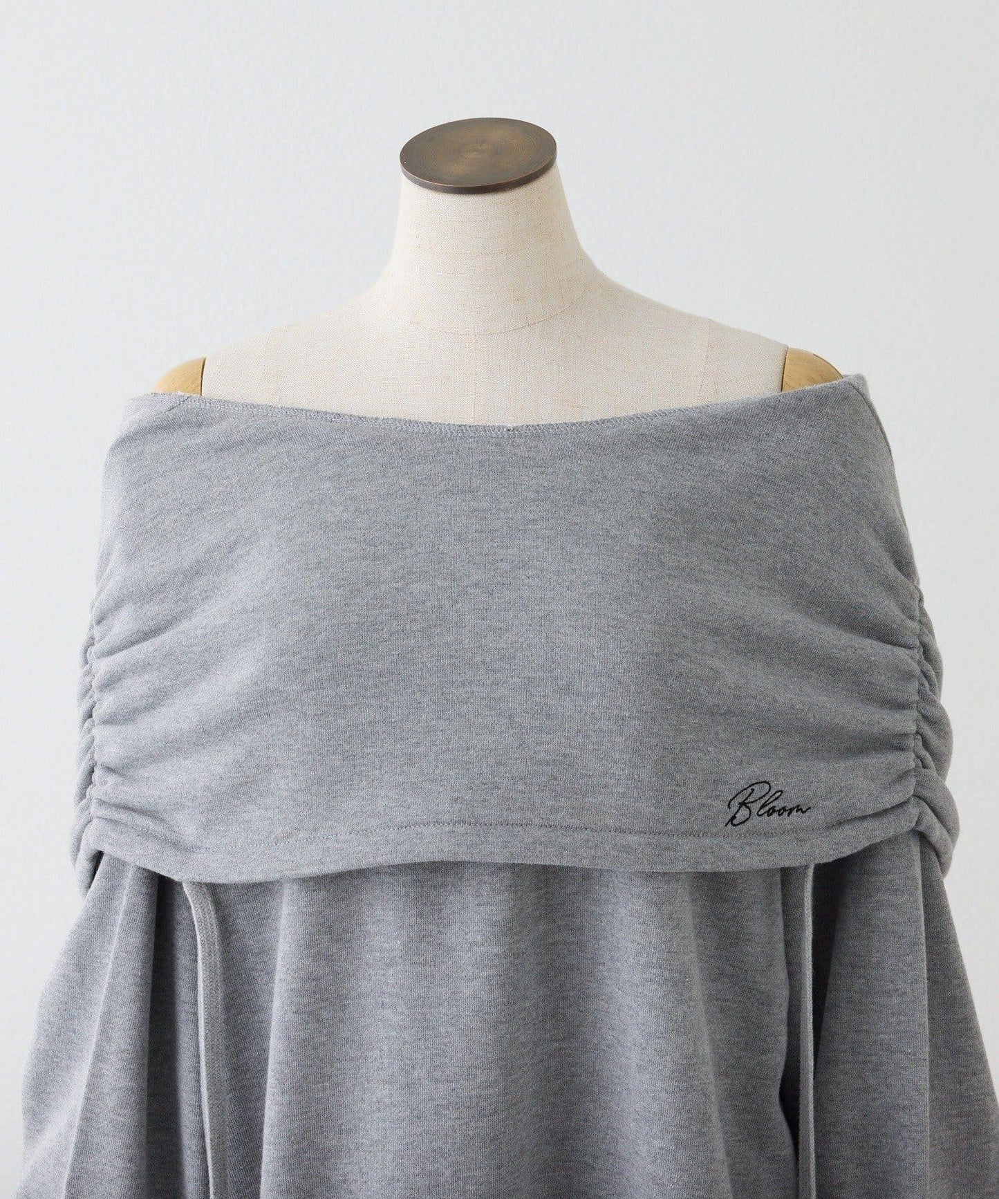 露肩連帽衛衣連衣裙