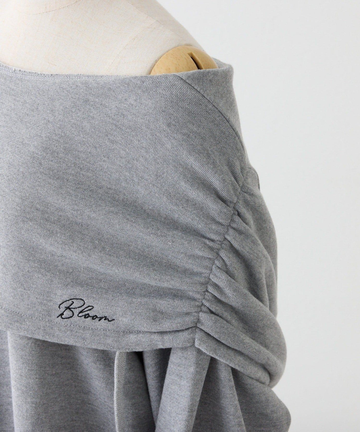 露肩連帽衛衣連衣裙