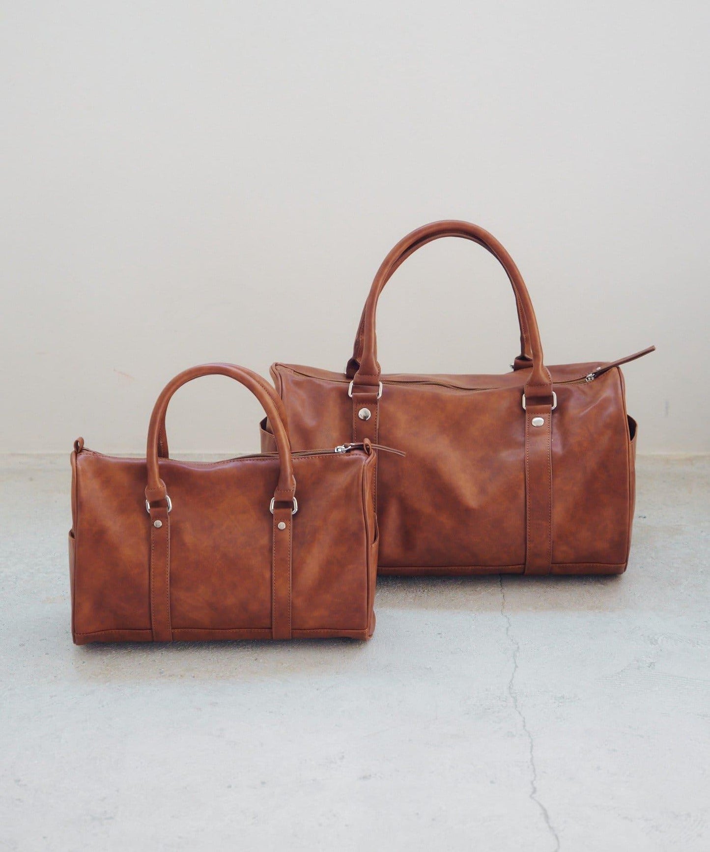 可收納500ml飲料瓶 鉚釘 波士頓包