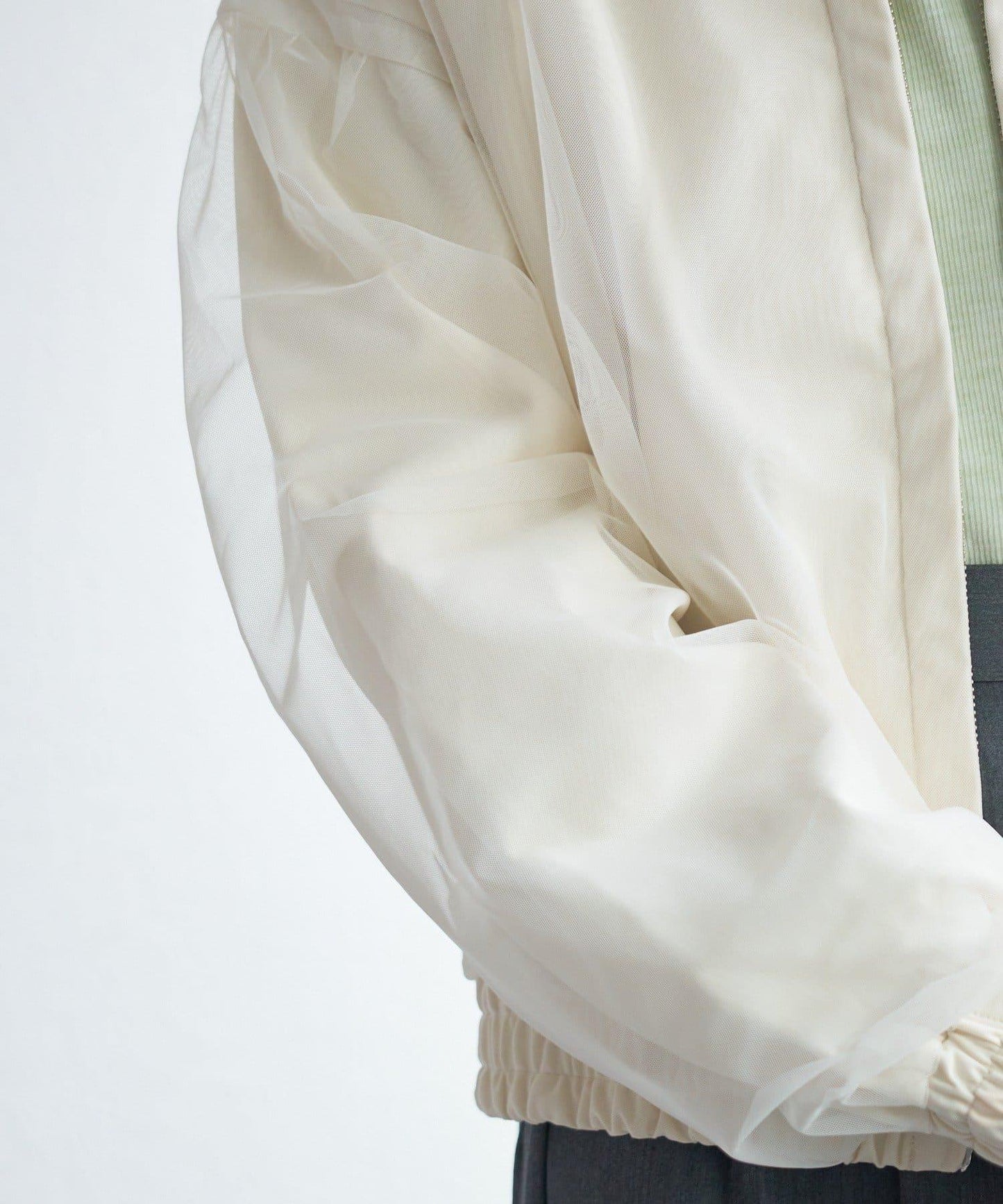 B 薄紗疊層設計 夾克