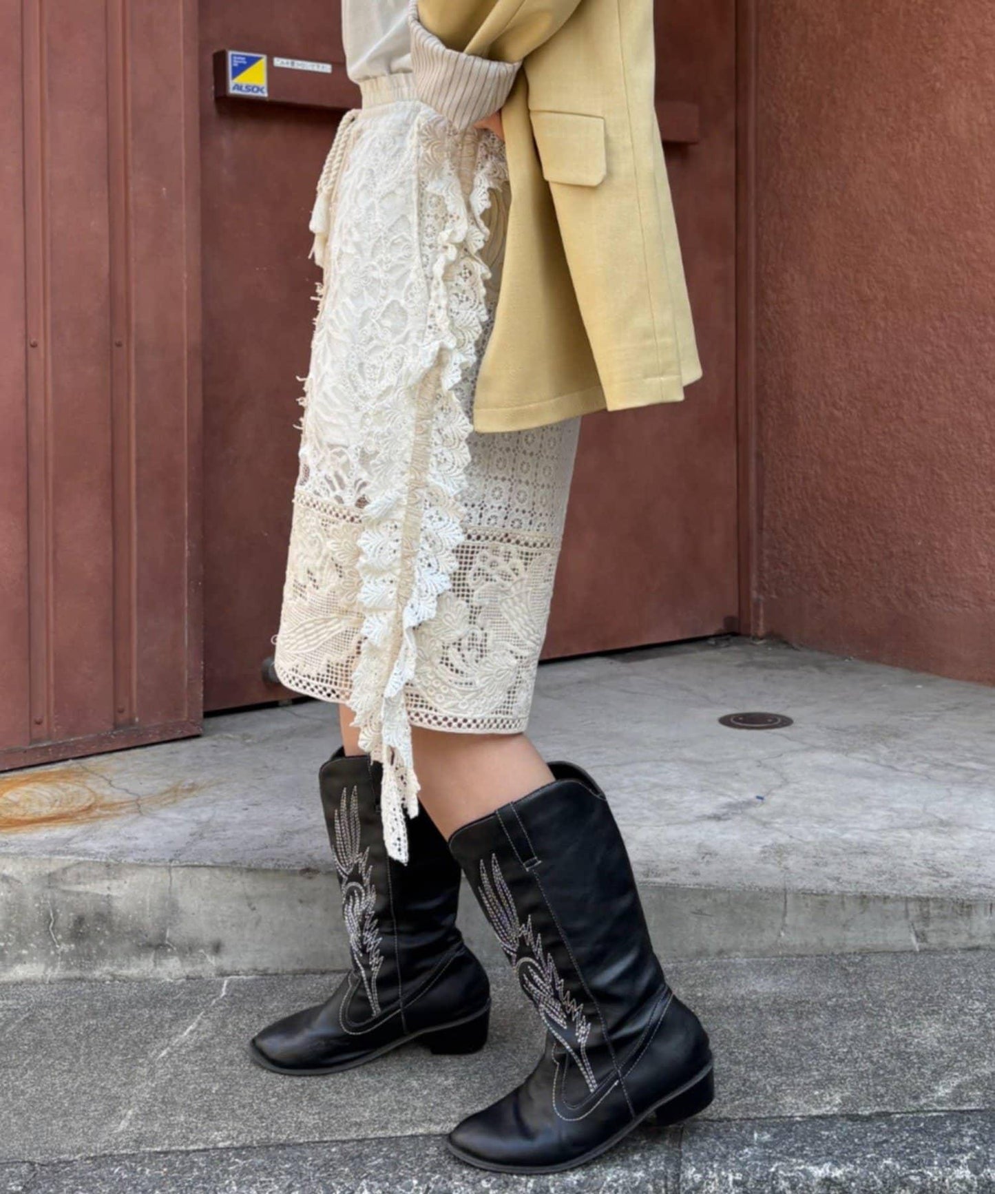 蕾絲拼接 休閒短褲 INDIA款