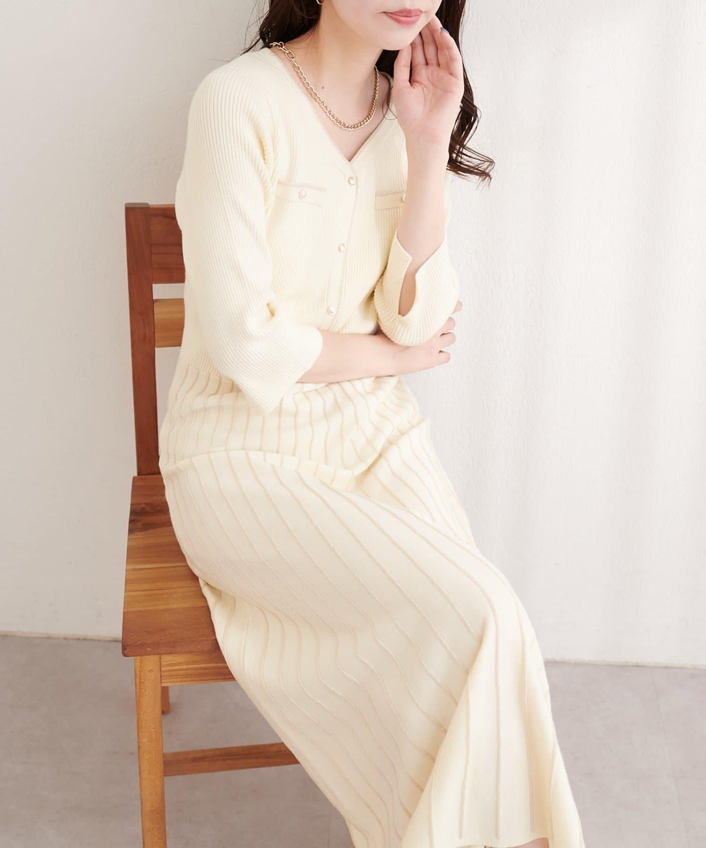 亮片褶皺針織連衣裙