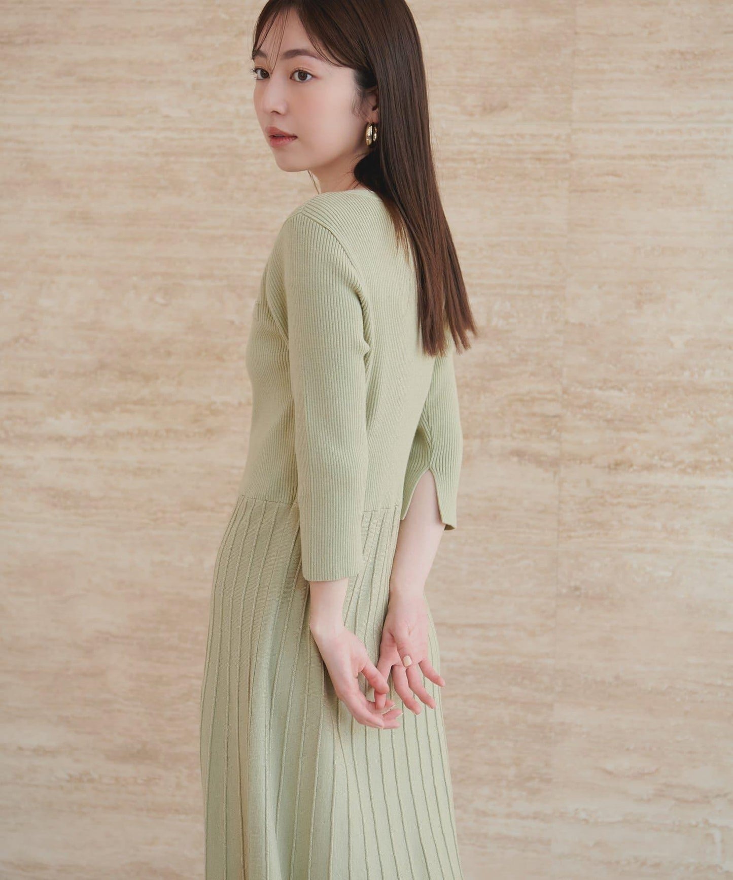 亮片褶皺針織連衣裙