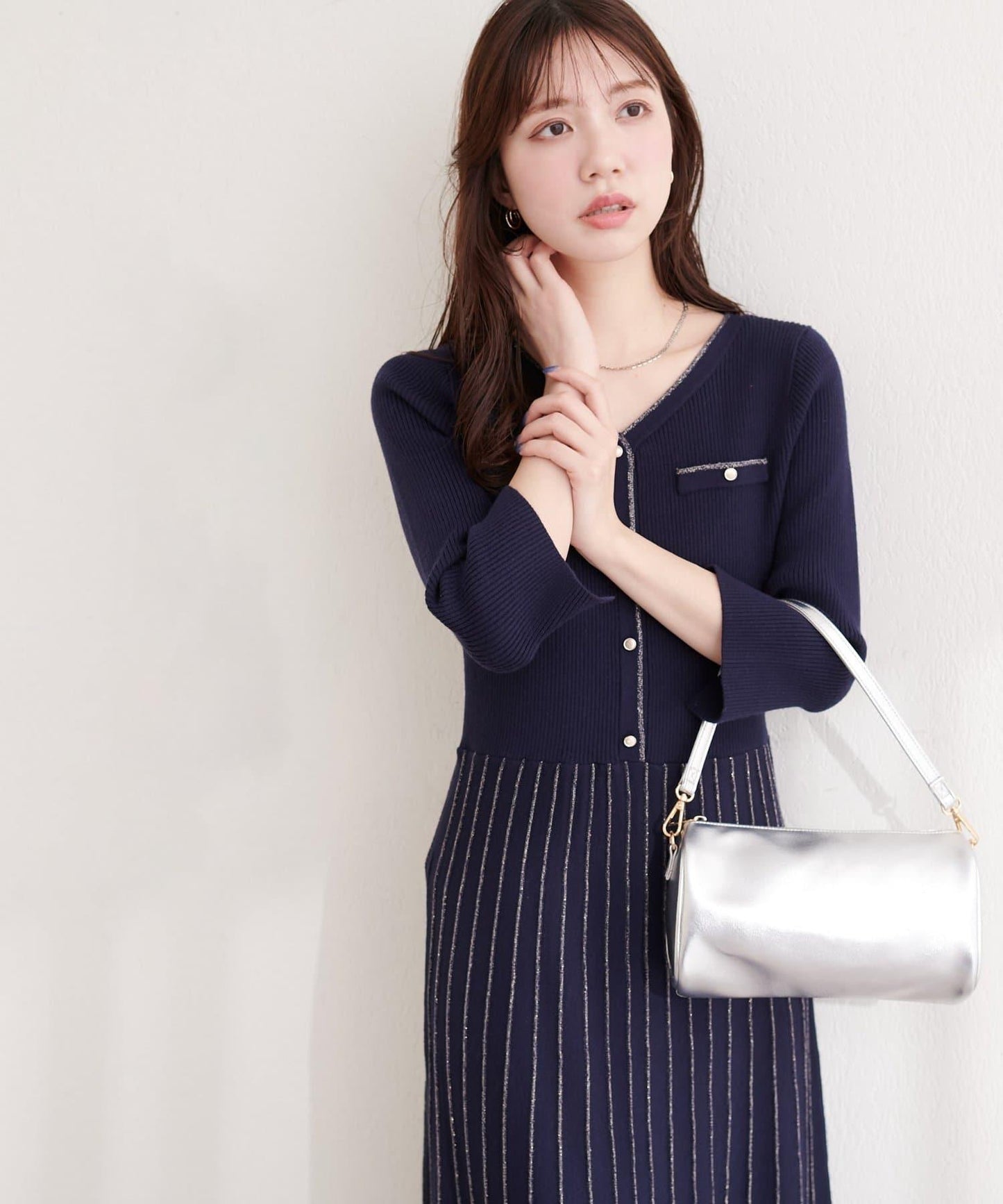 亮片褶皺針織連衣裙