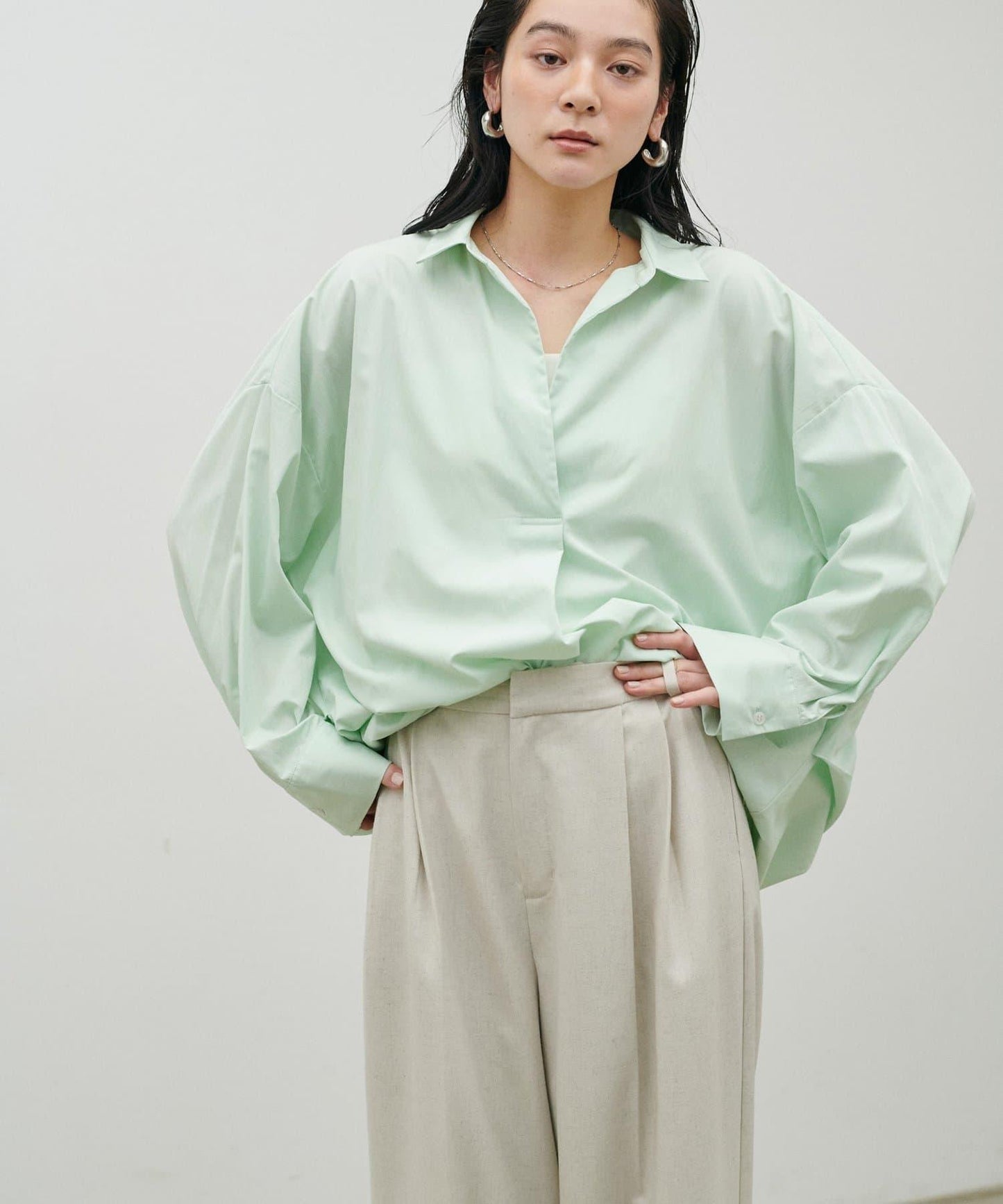 開領設計 長袖襯衫