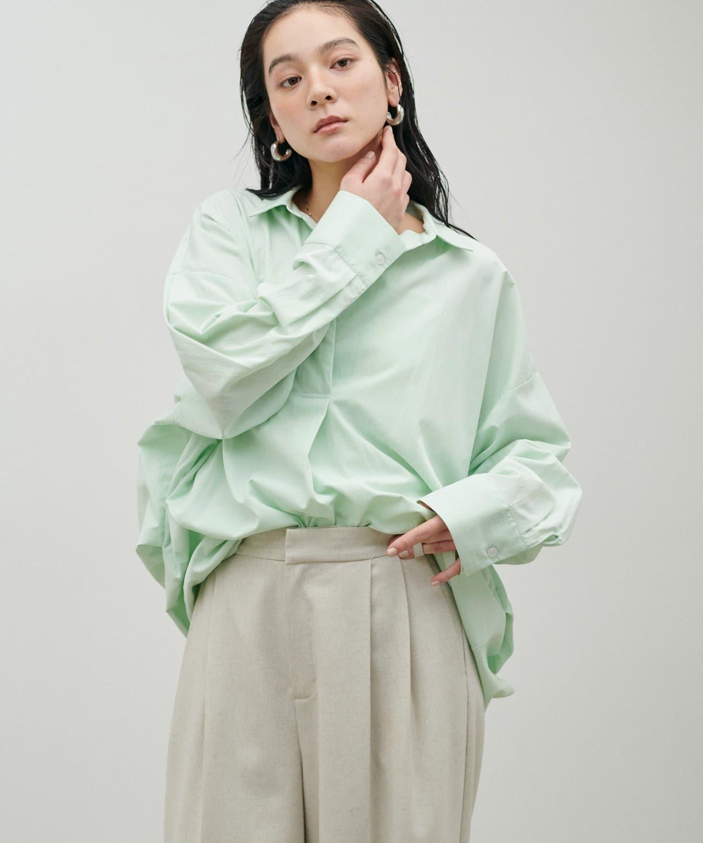 開領設計 長袖襯衫