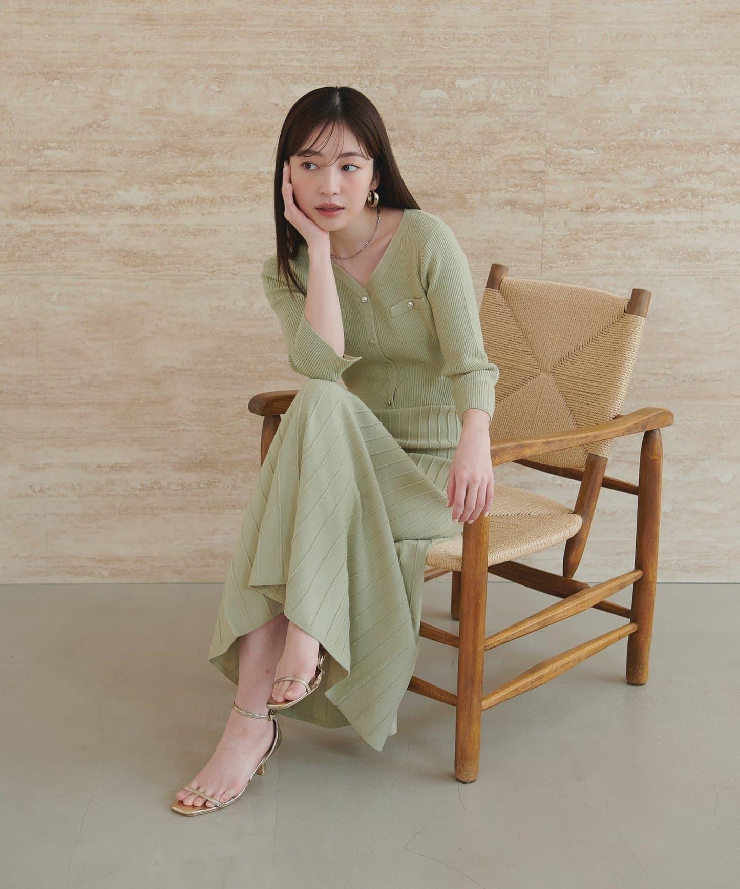 亮片褶皺針織連衣裙