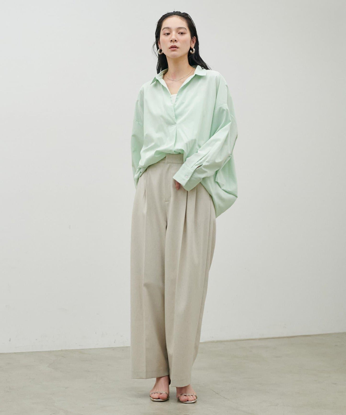 開領設計 長袖襯衫