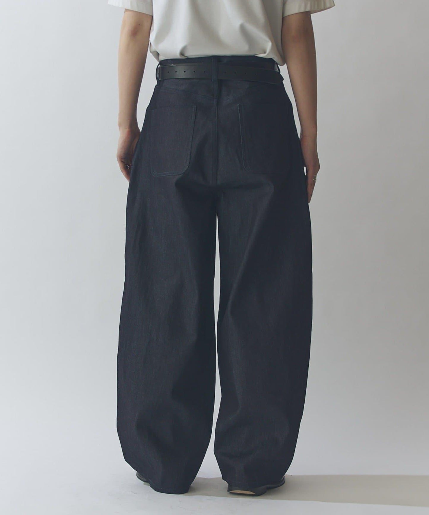 硬挺塔克設計氣球廓形牛仔褲