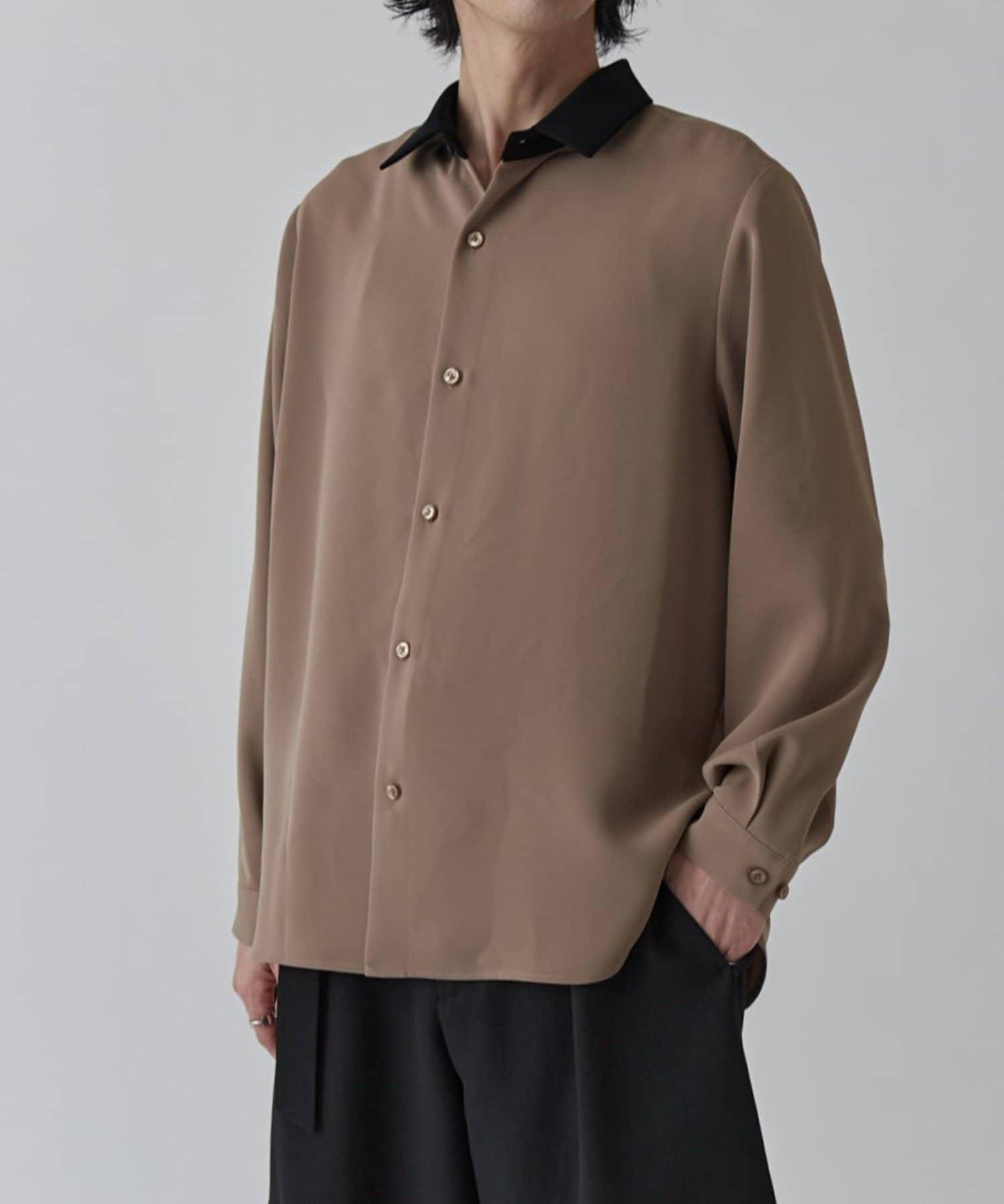 柔軟觸感拼色領襯衫