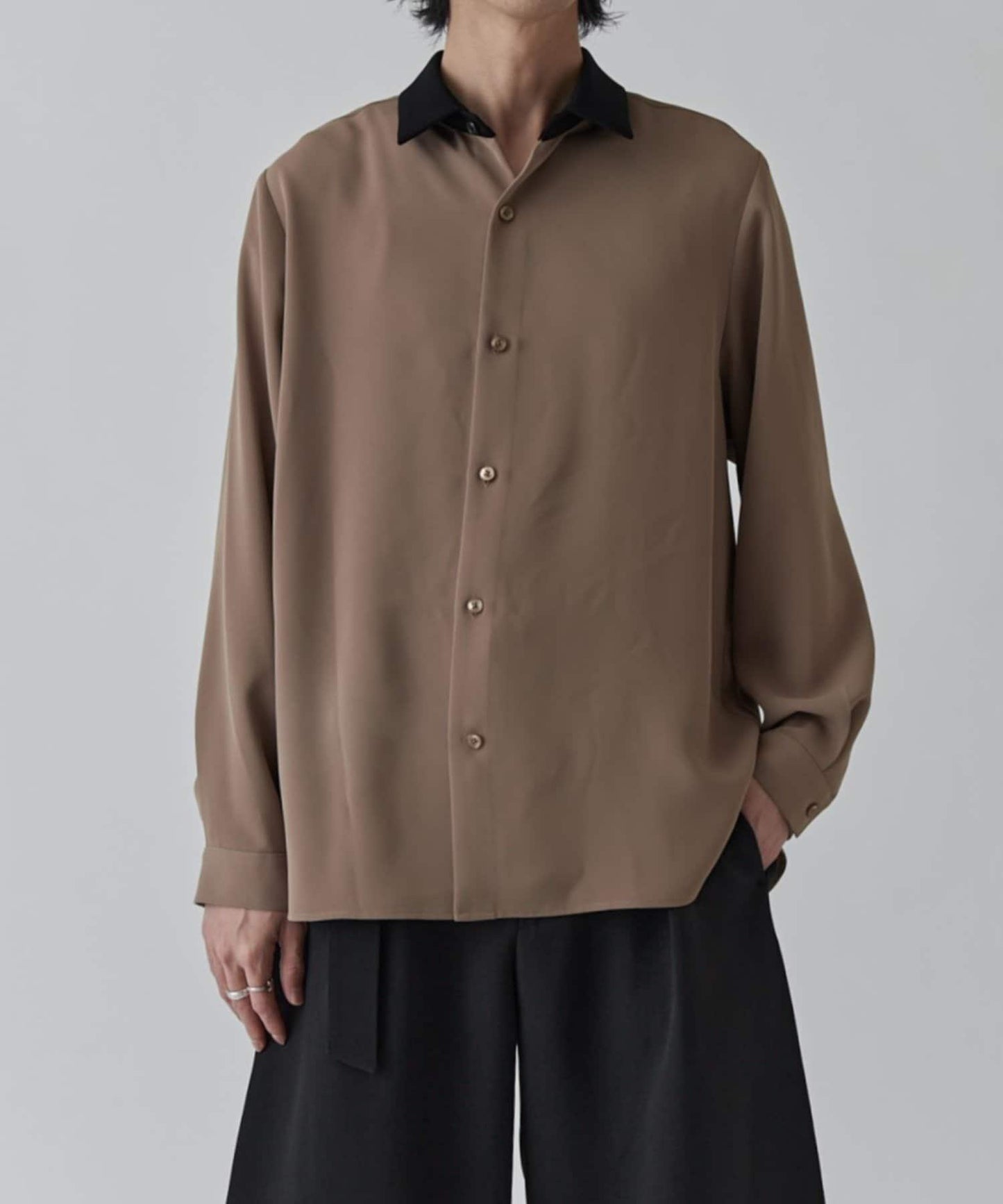 柔軟觸感拼色領襯衫