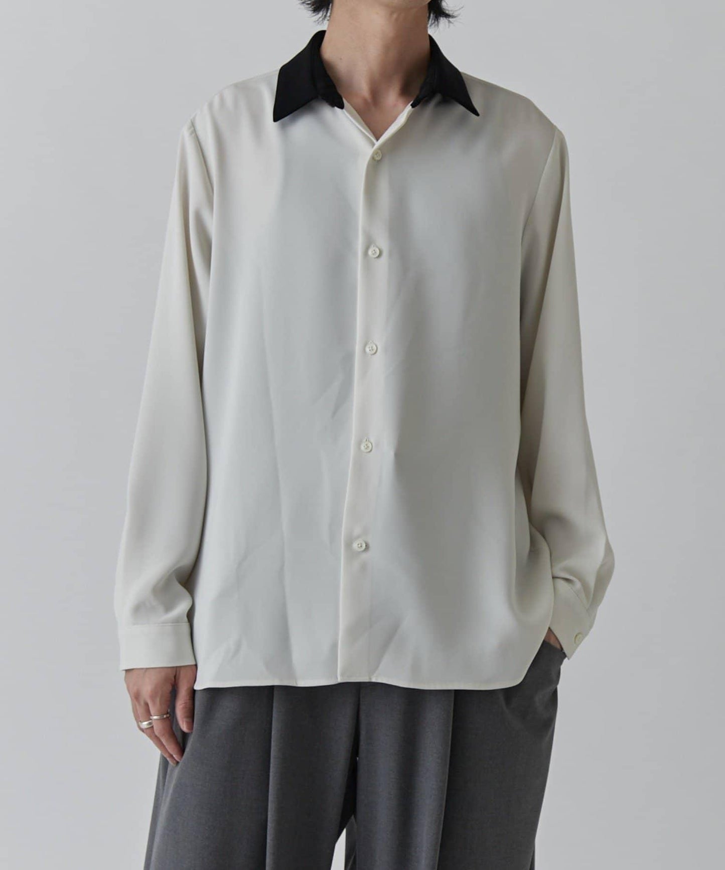 柔軟觸感拼色領襯衫