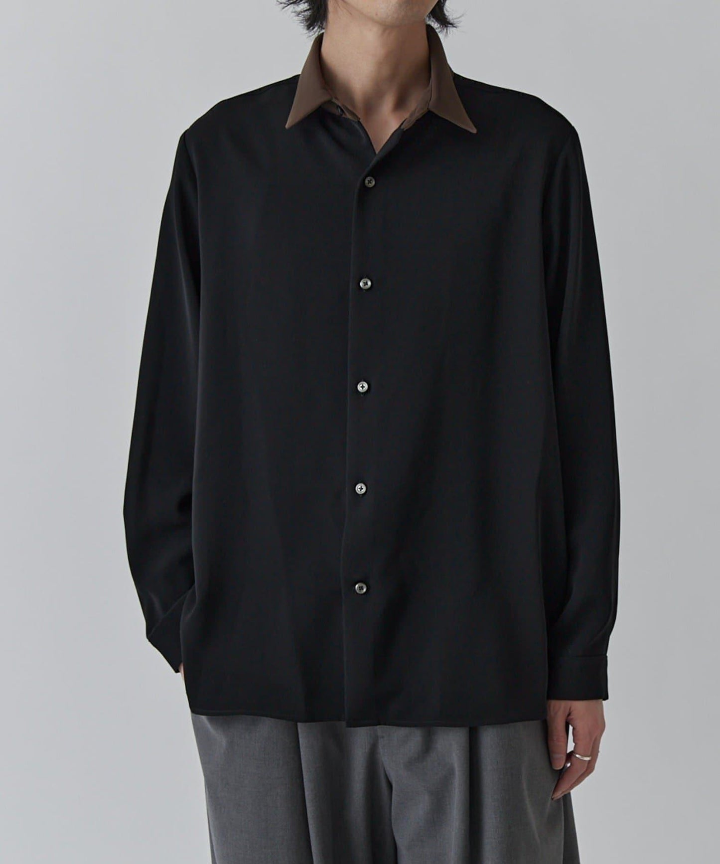 柔軟觸感拼色領襯衫