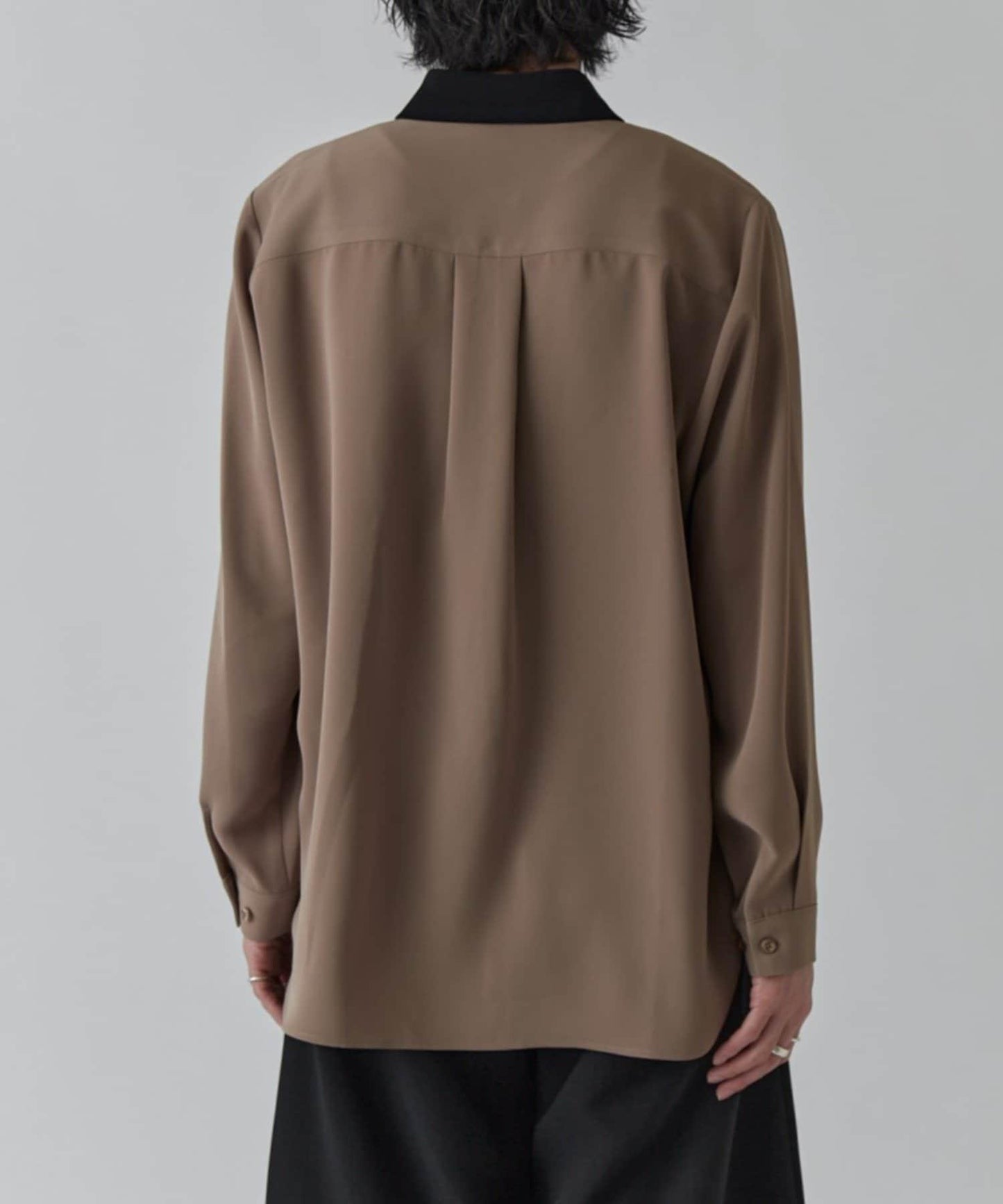 柔軟觸感拼色領襯衫