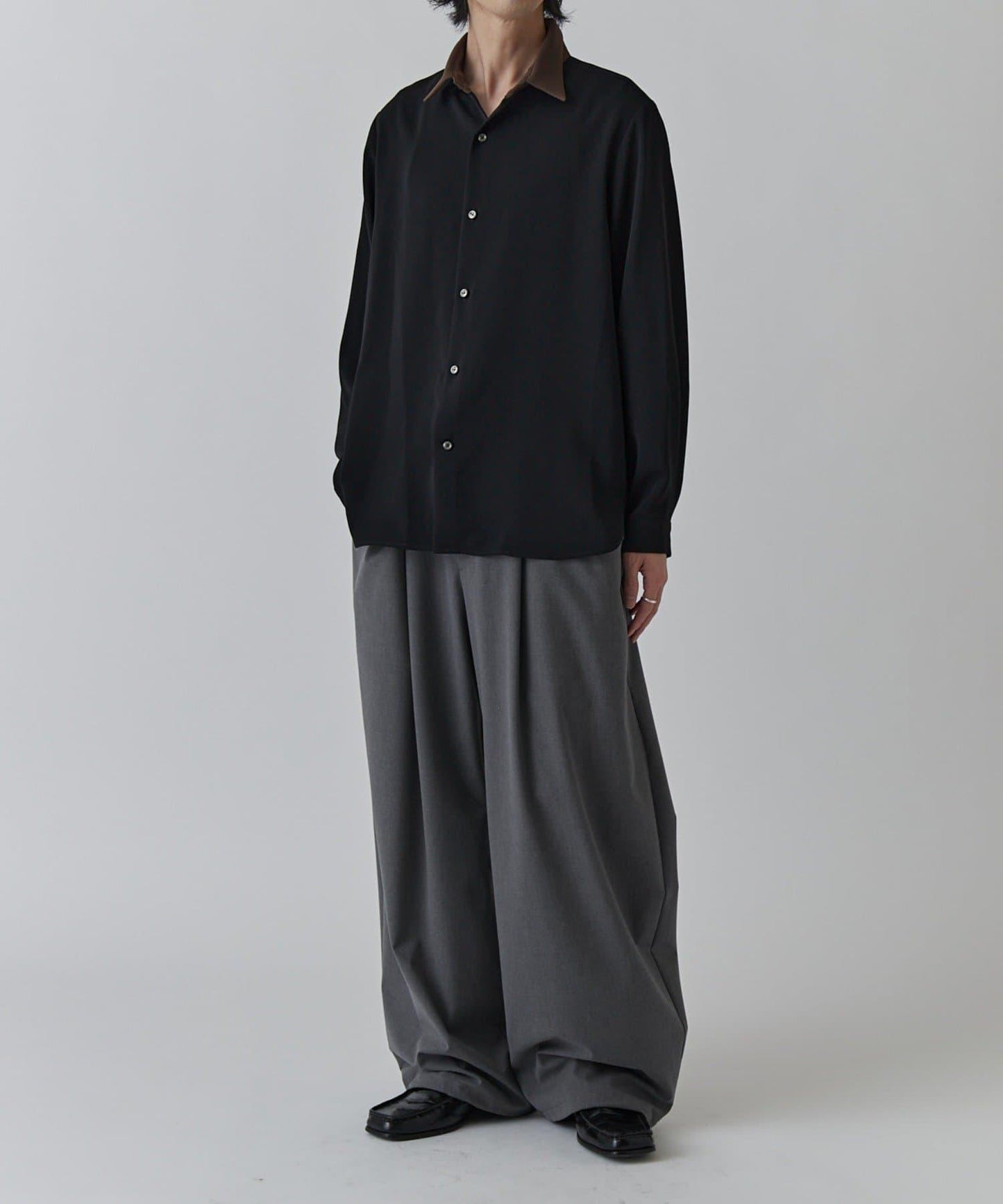 柔軟觸感拼色領襯衫