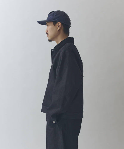 剛挺方廓形 牛仔材質 牛仔夾克