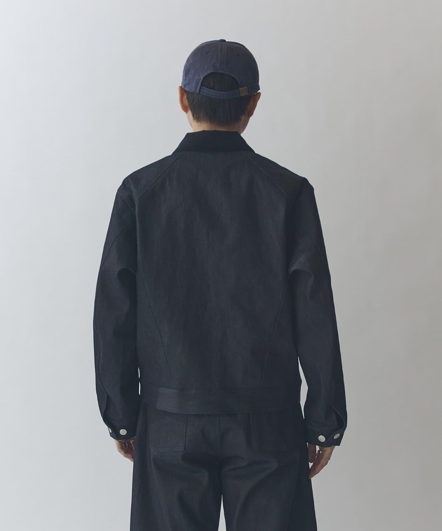 剛挺方廓形 牛仔材質 牛仔夾克