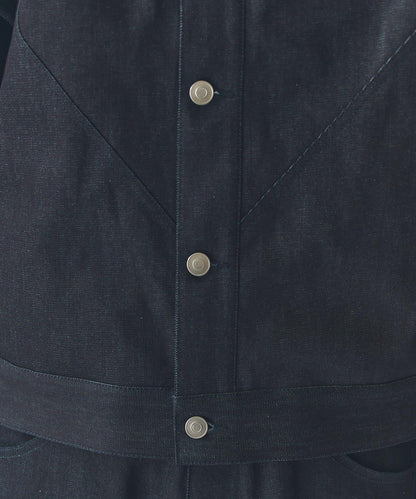 剛挺方廓形 牛仔材質 牛仔夾克