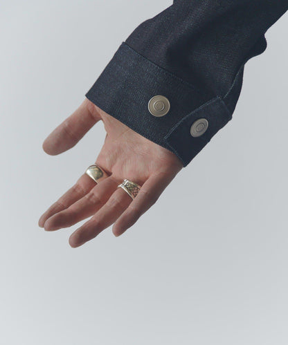 剛挺方廓形 牛仔材質 牛仔夾克