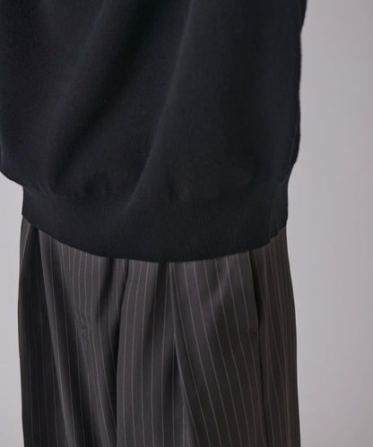 疊穿設計亨利領上衣