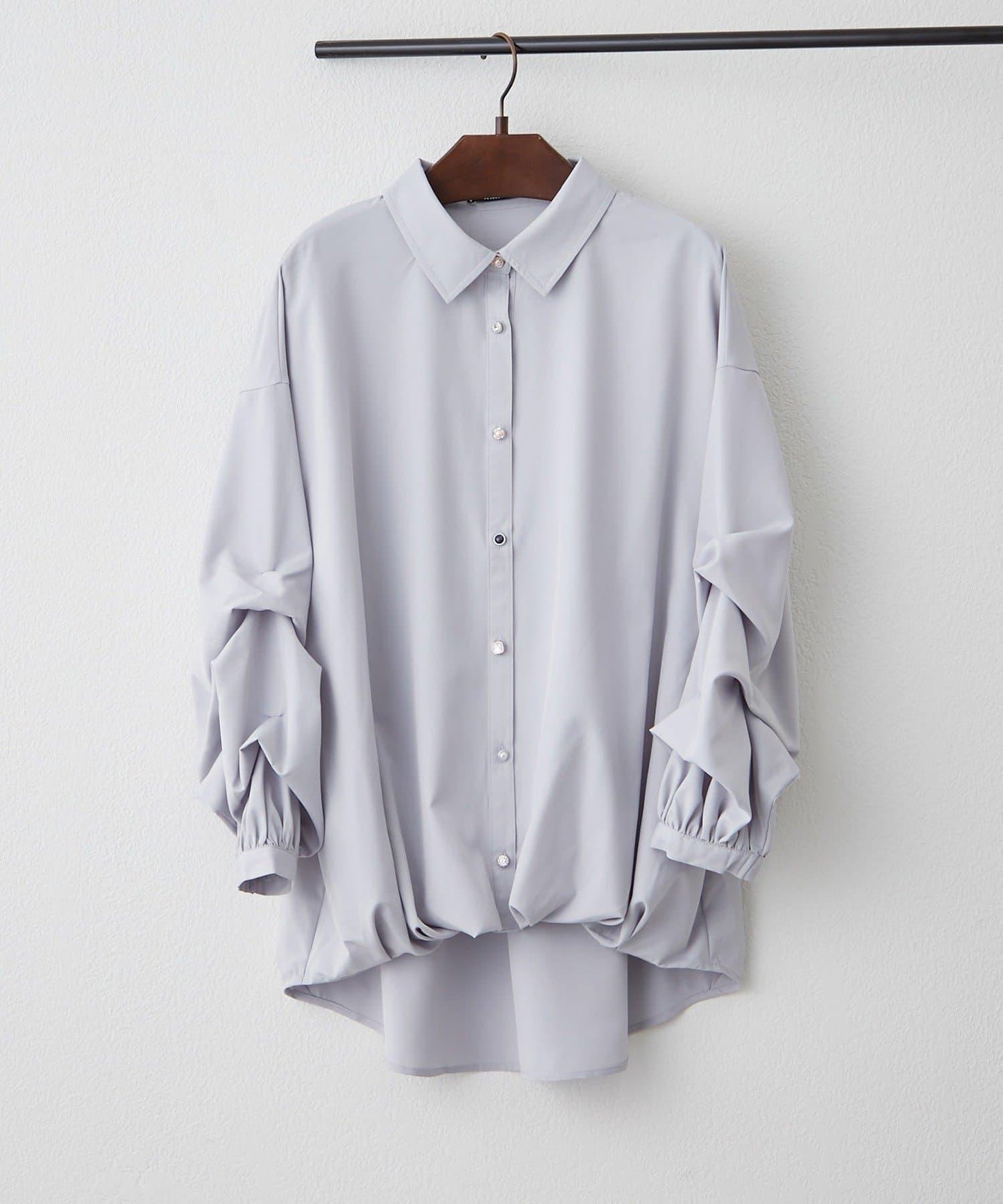 多款紐扣 層疊袖 竹筍褶 襯衫