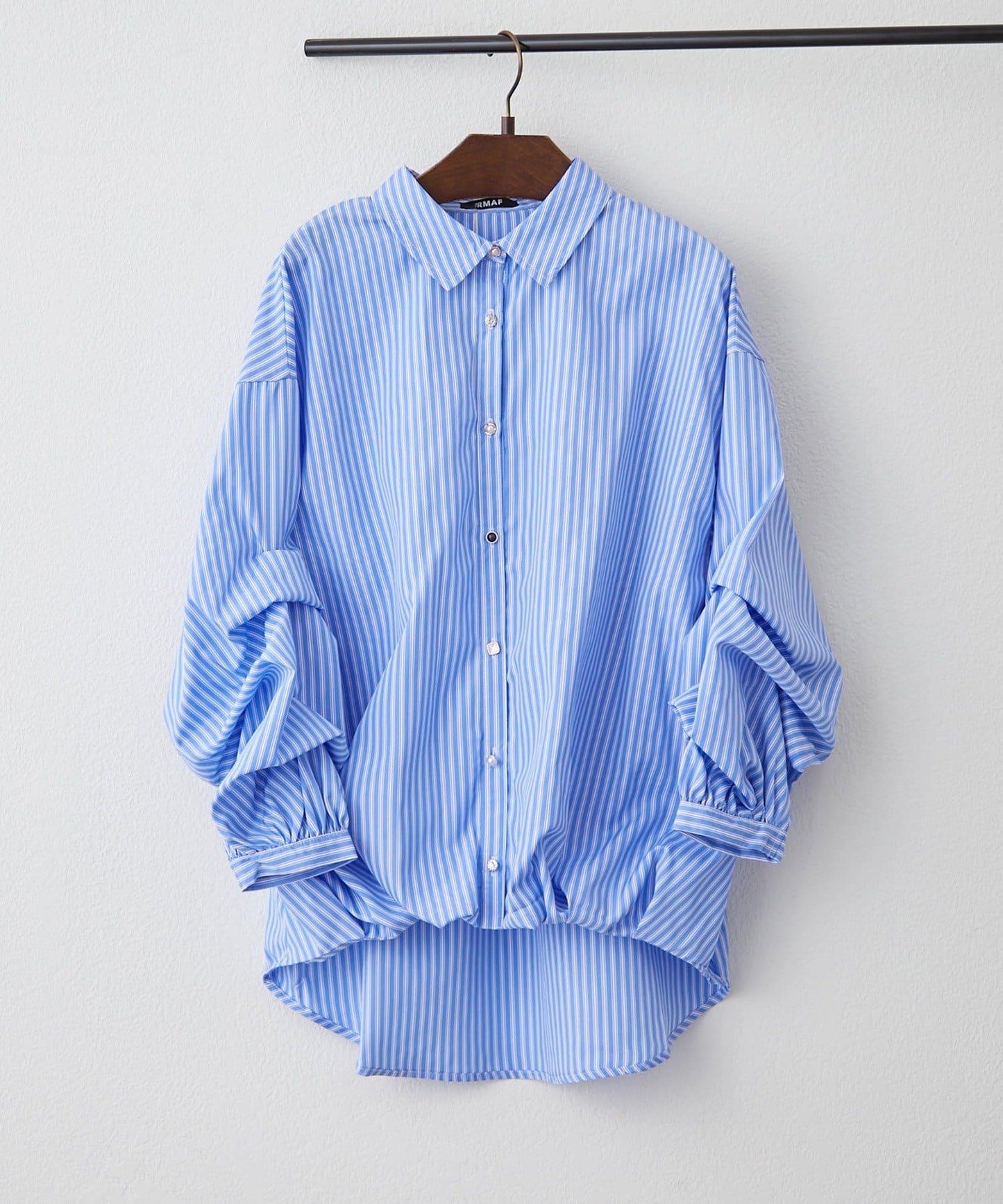 多款紐扣 層疊袖 竹筍褶 襯衫