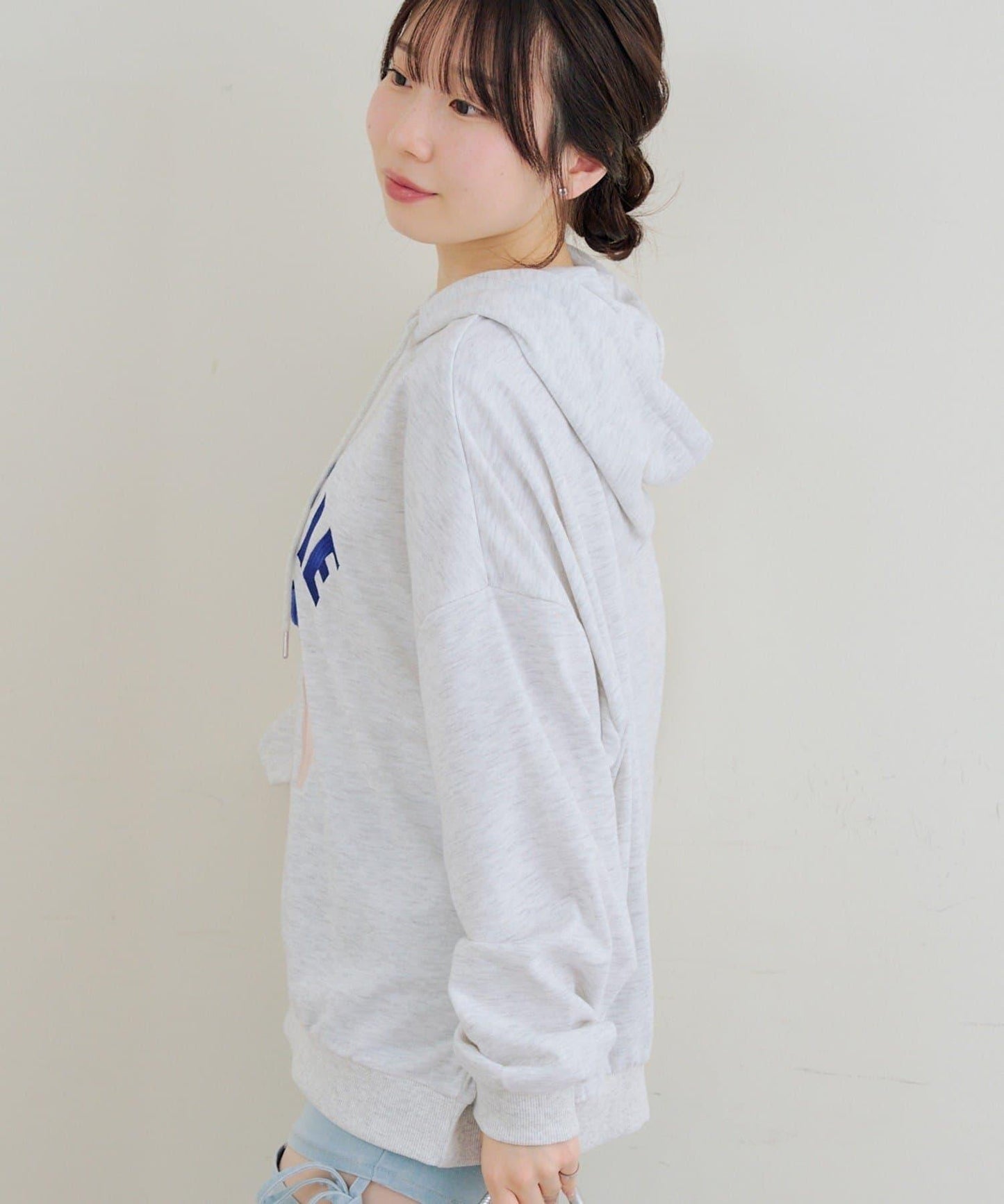 RMAF 戴針織帽兔子圖案連帽衛衣