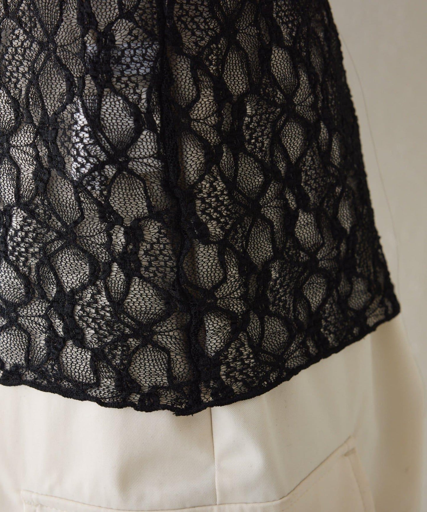 彈力蕾絲立領套頭上衣