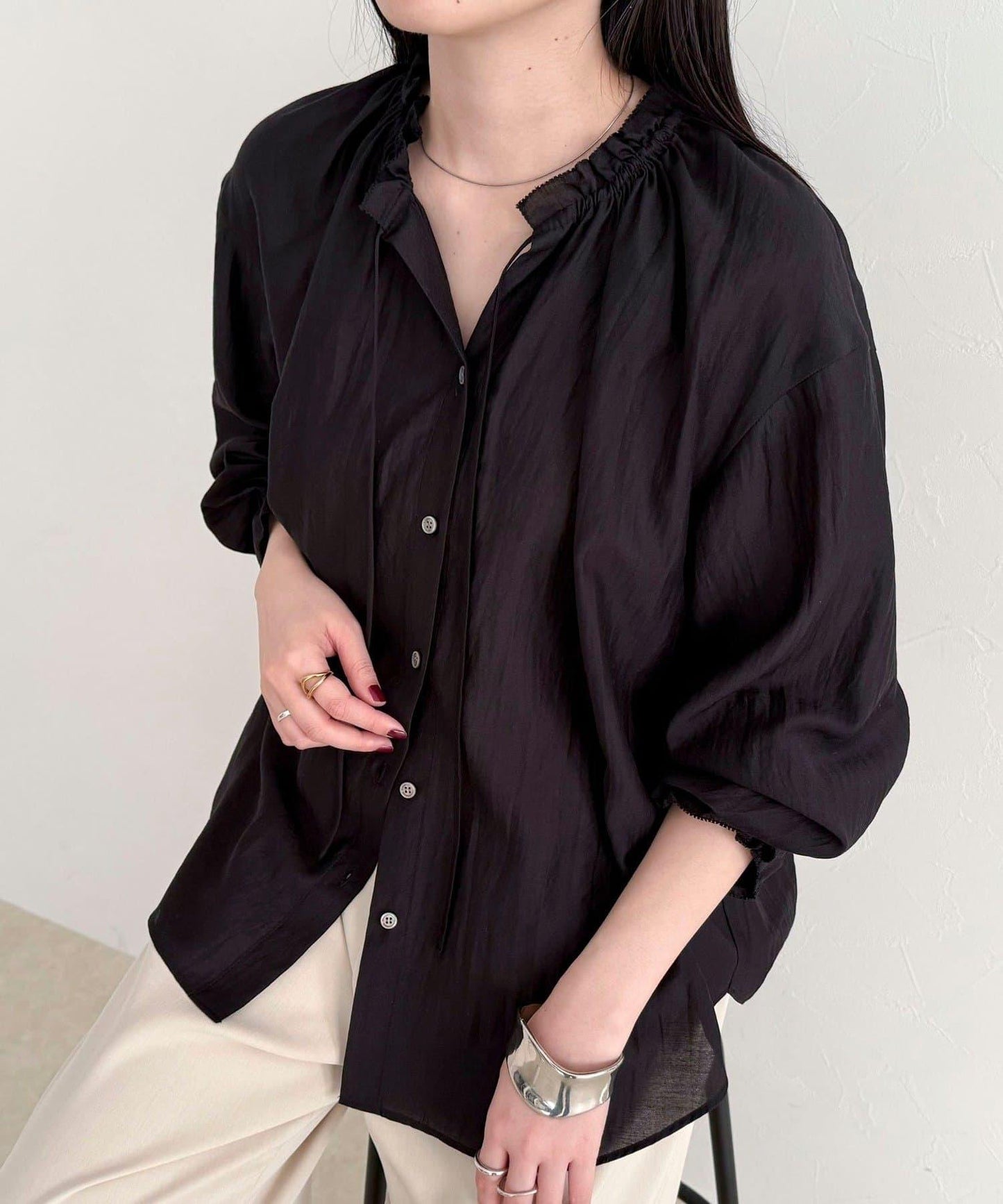 閃亮薄紗褶皺襯衫