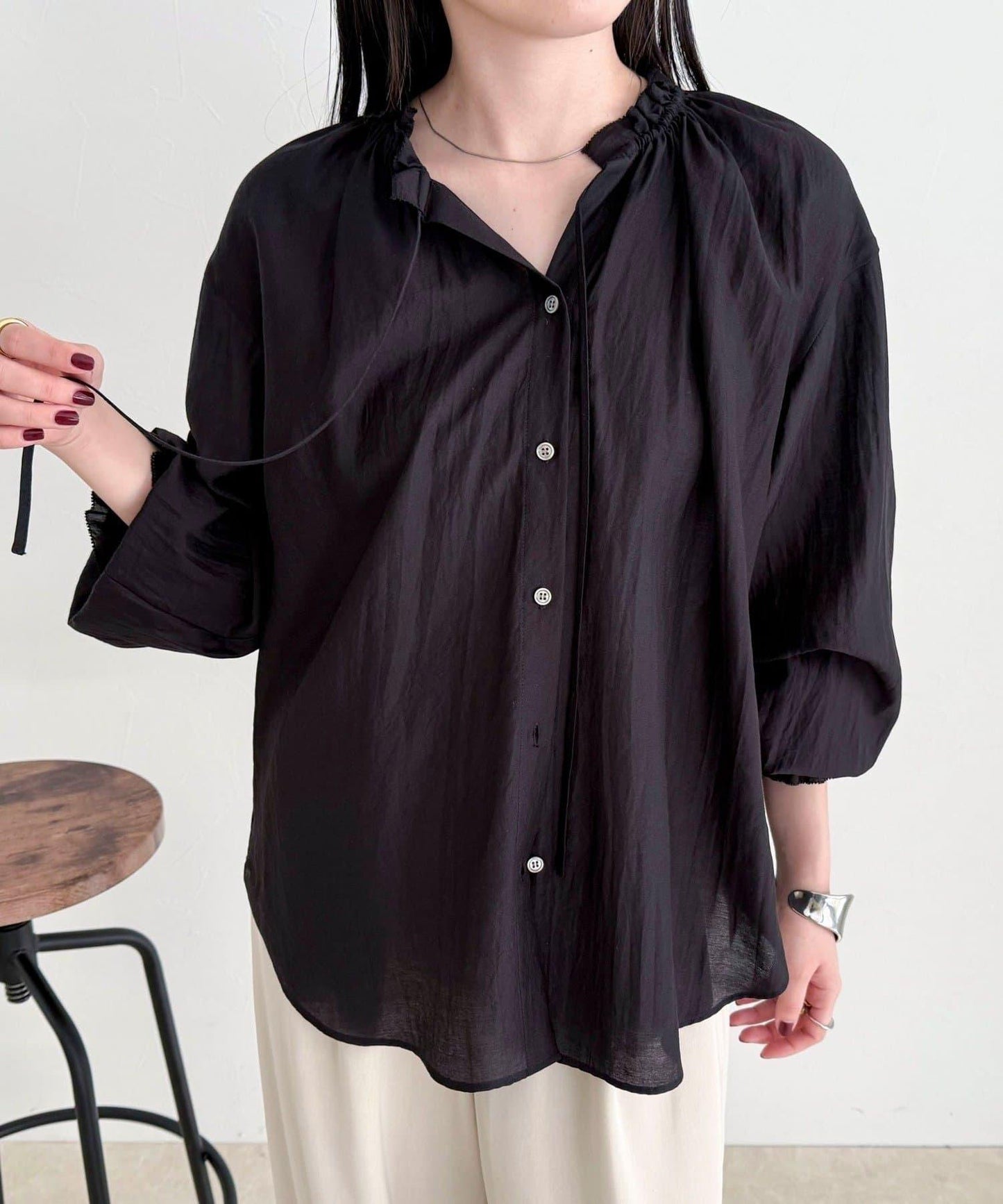 閃亮薄紗褶皺襯衫