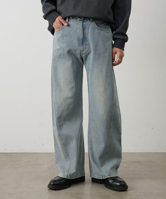 復古風弧形喇叭牛仔褲