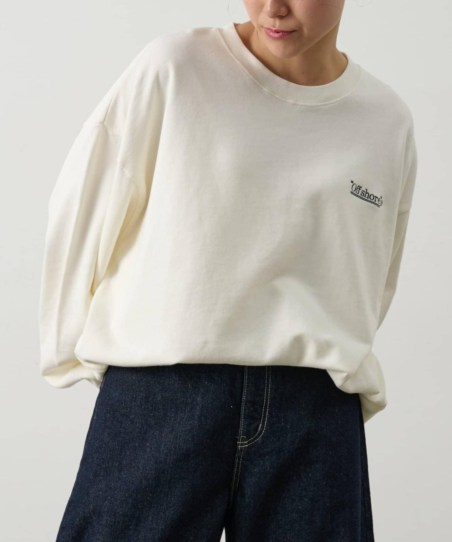 單點刺繡 圓領 衛衣