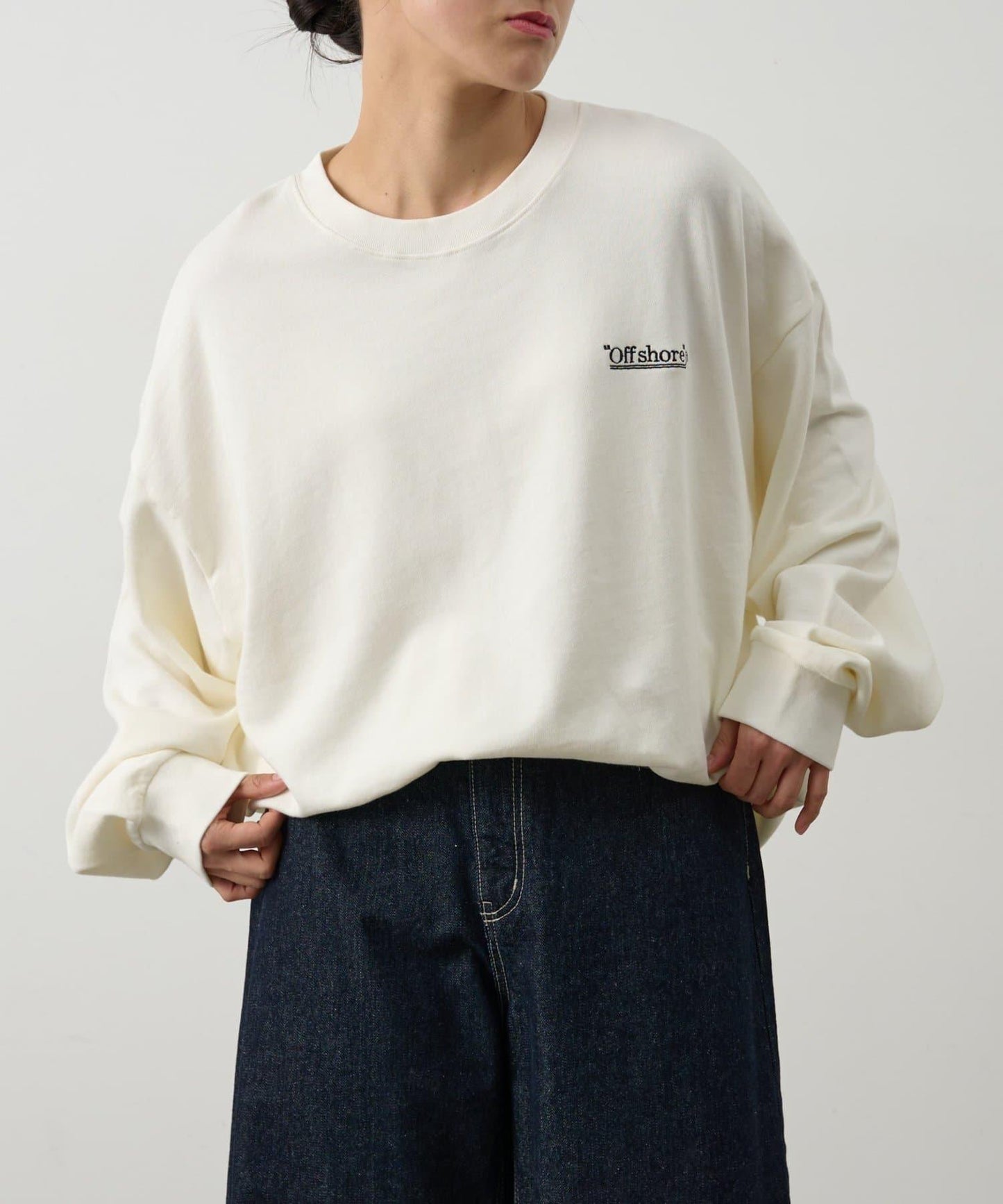 單點刺繡 圓領 衛衣