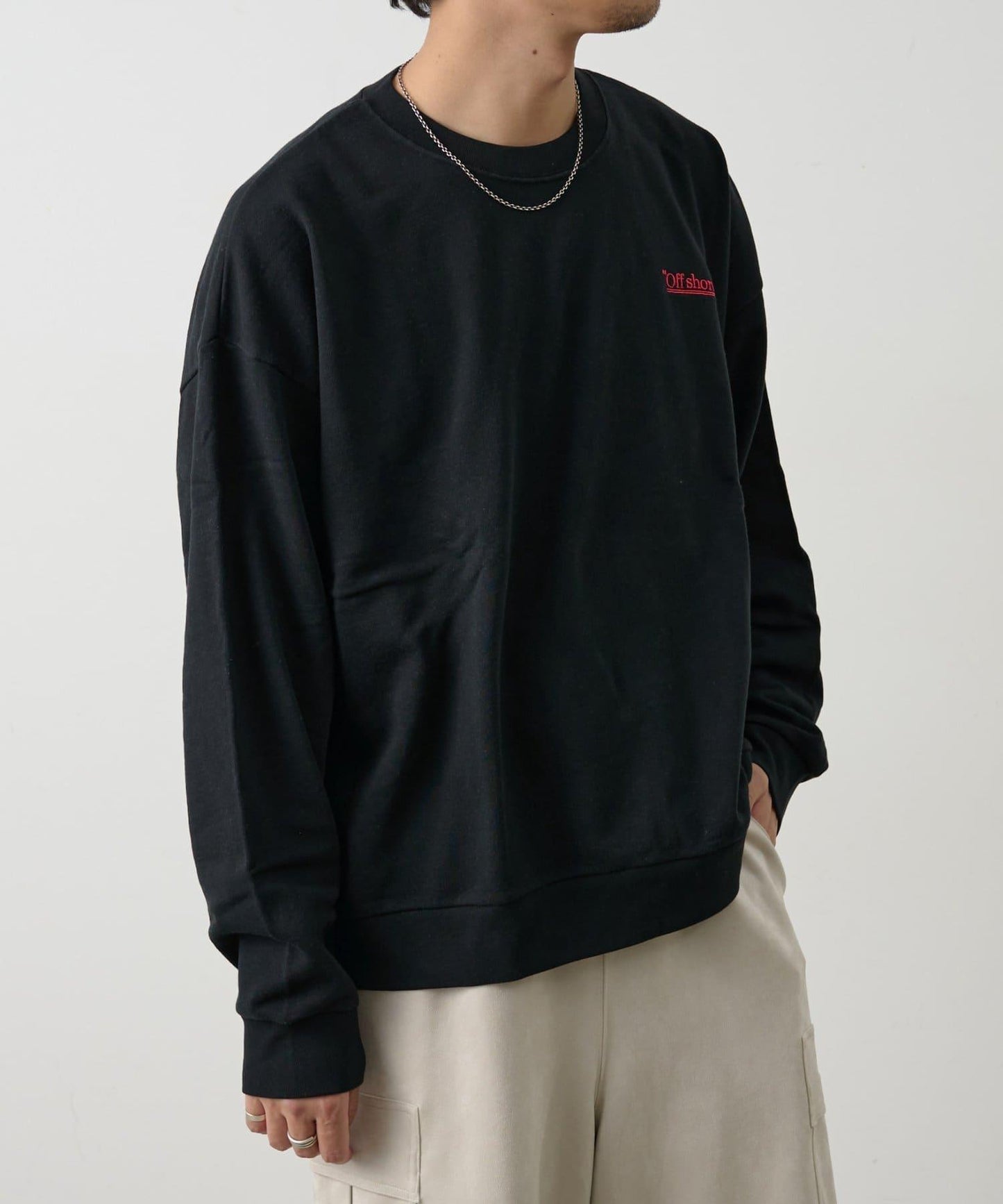 單點刺繡 圓領 衛衣