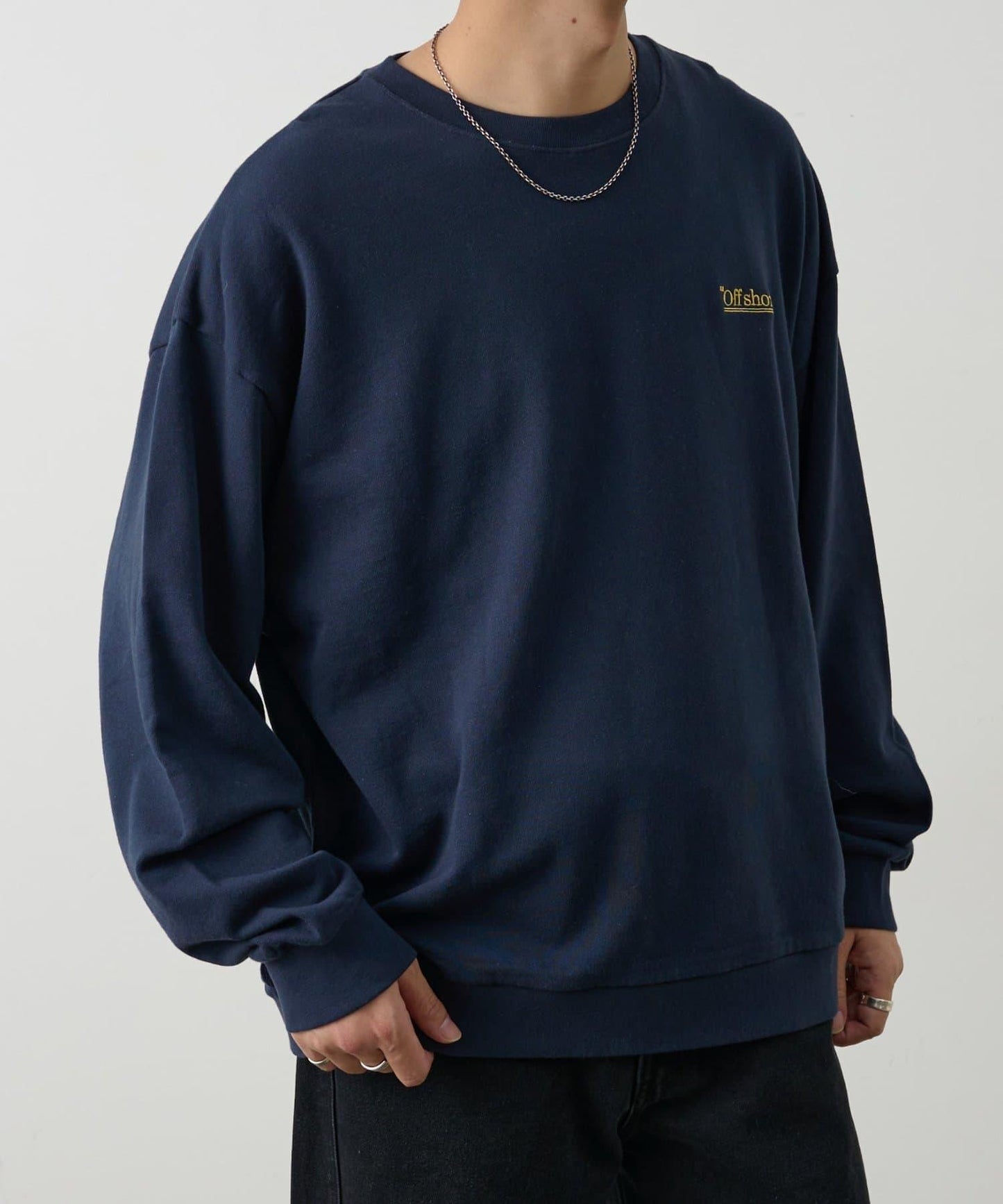 單點刺繡 圓領 衛衣