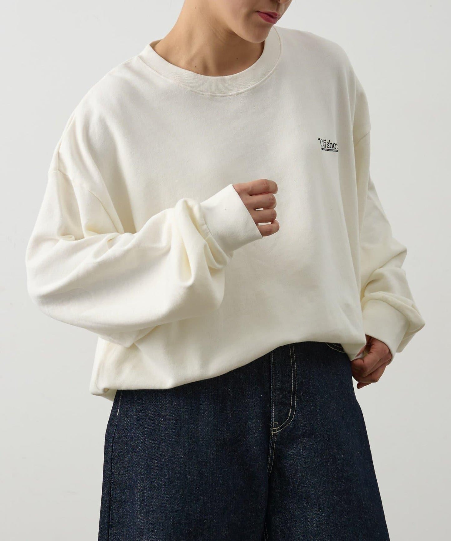 單點刺繡 圓領 衛衣