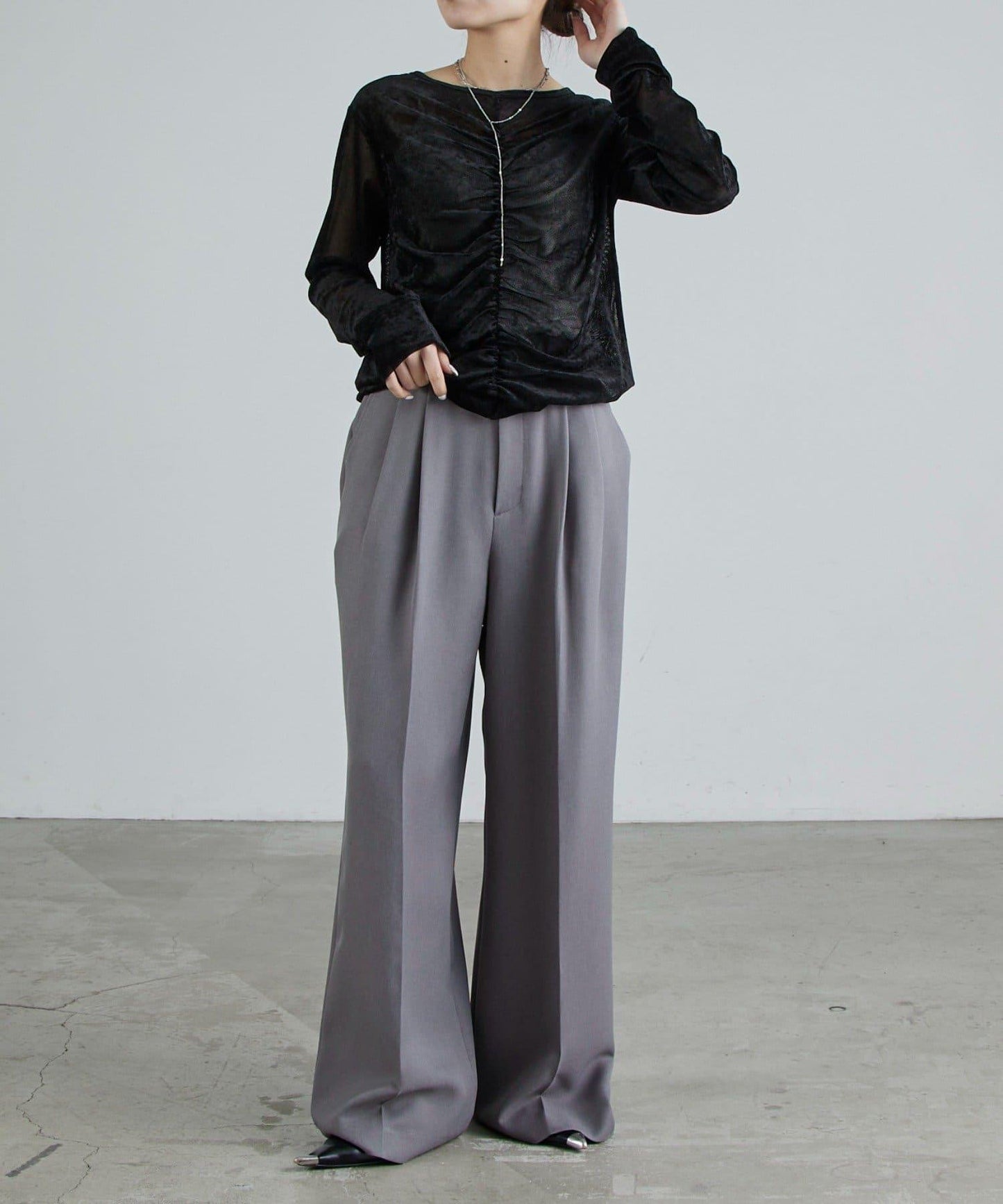 前抽褶天鵝絨套頭上衣