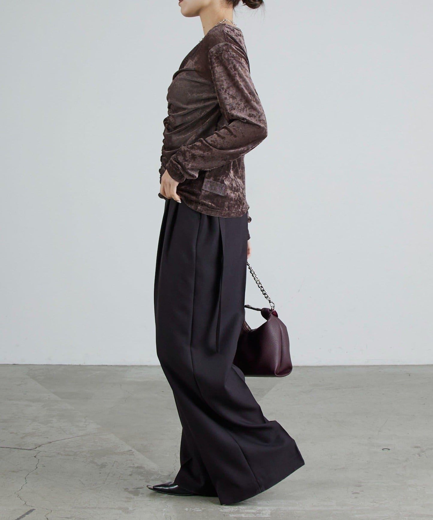 前抽褶天鵝絨套頭上衣