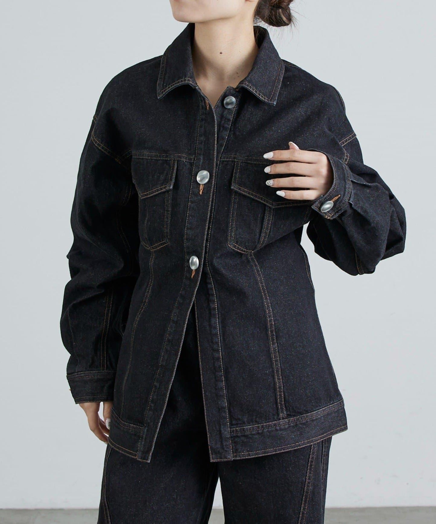 收腰設計牛仔夾克