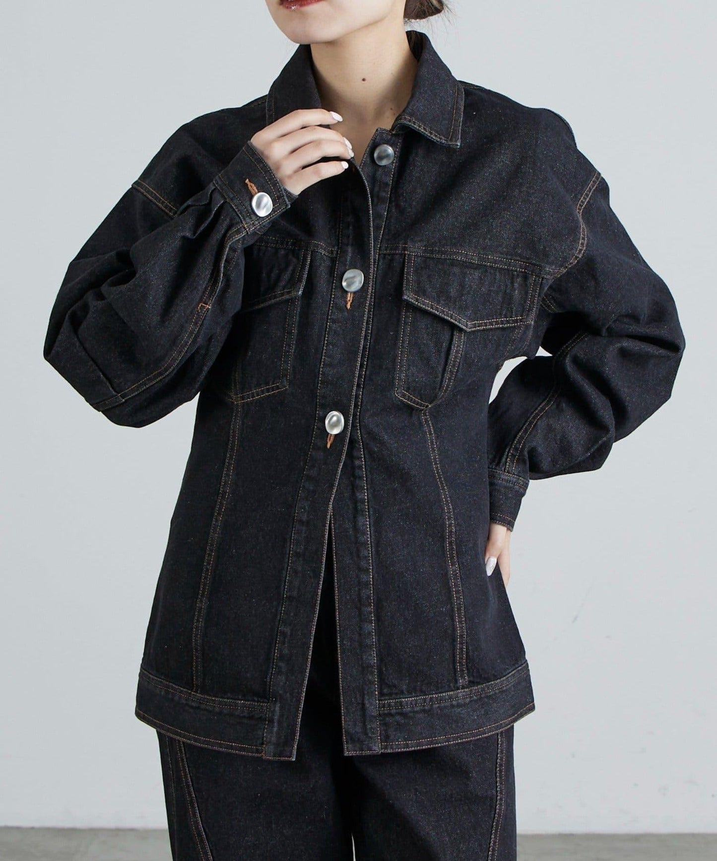 收腰設計牛仔夾克