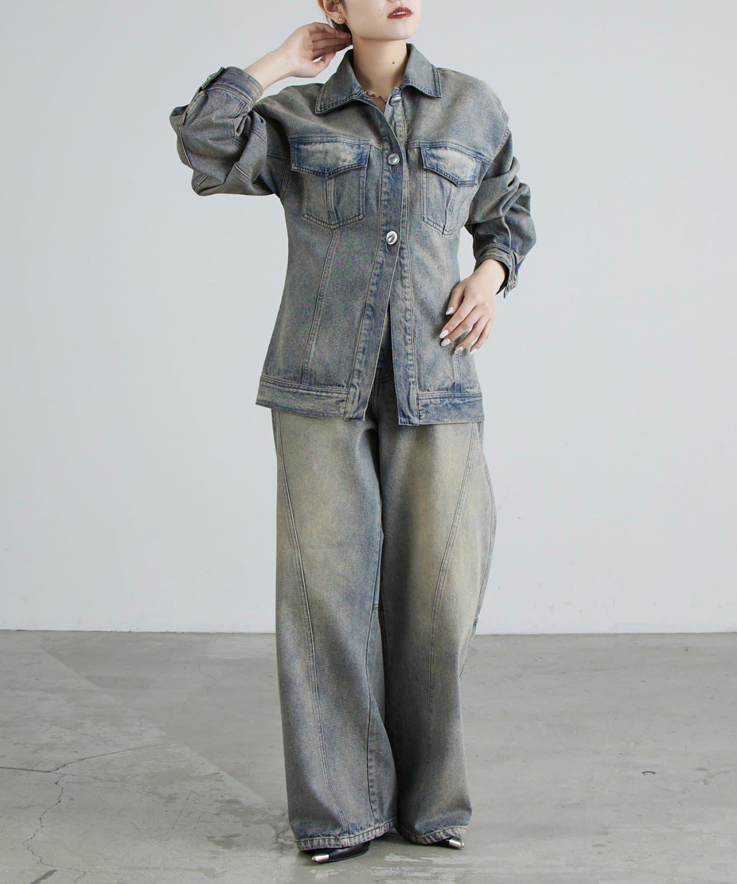 收腰設計牛仔夾克