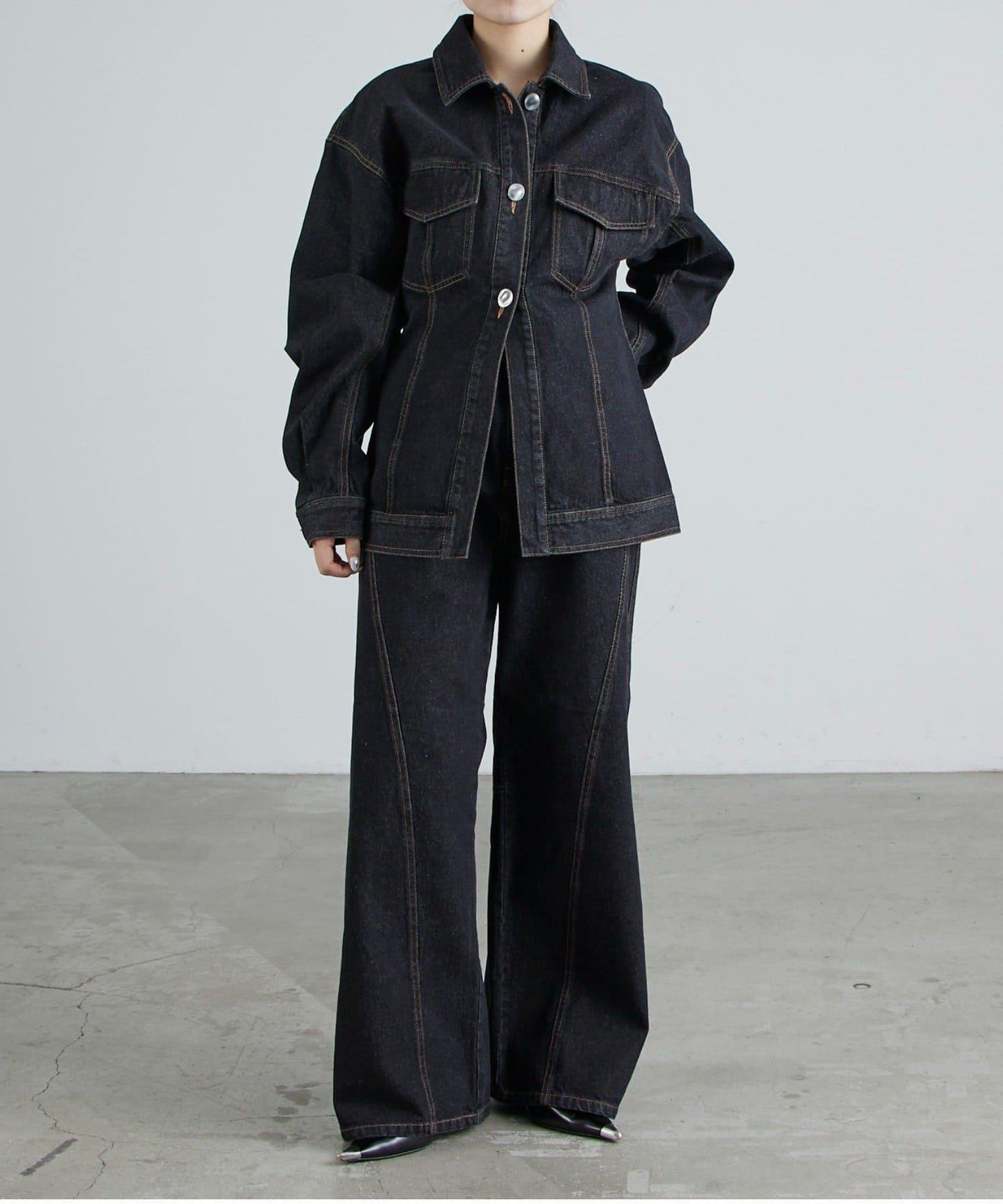 收腰設計牛仔夾克