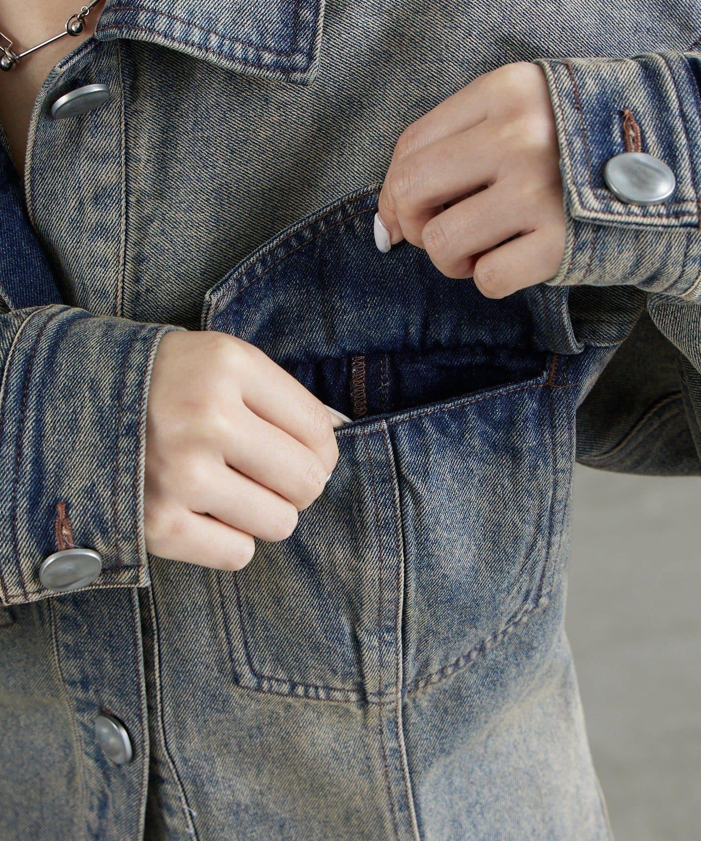 收腰設計牛仔夾克