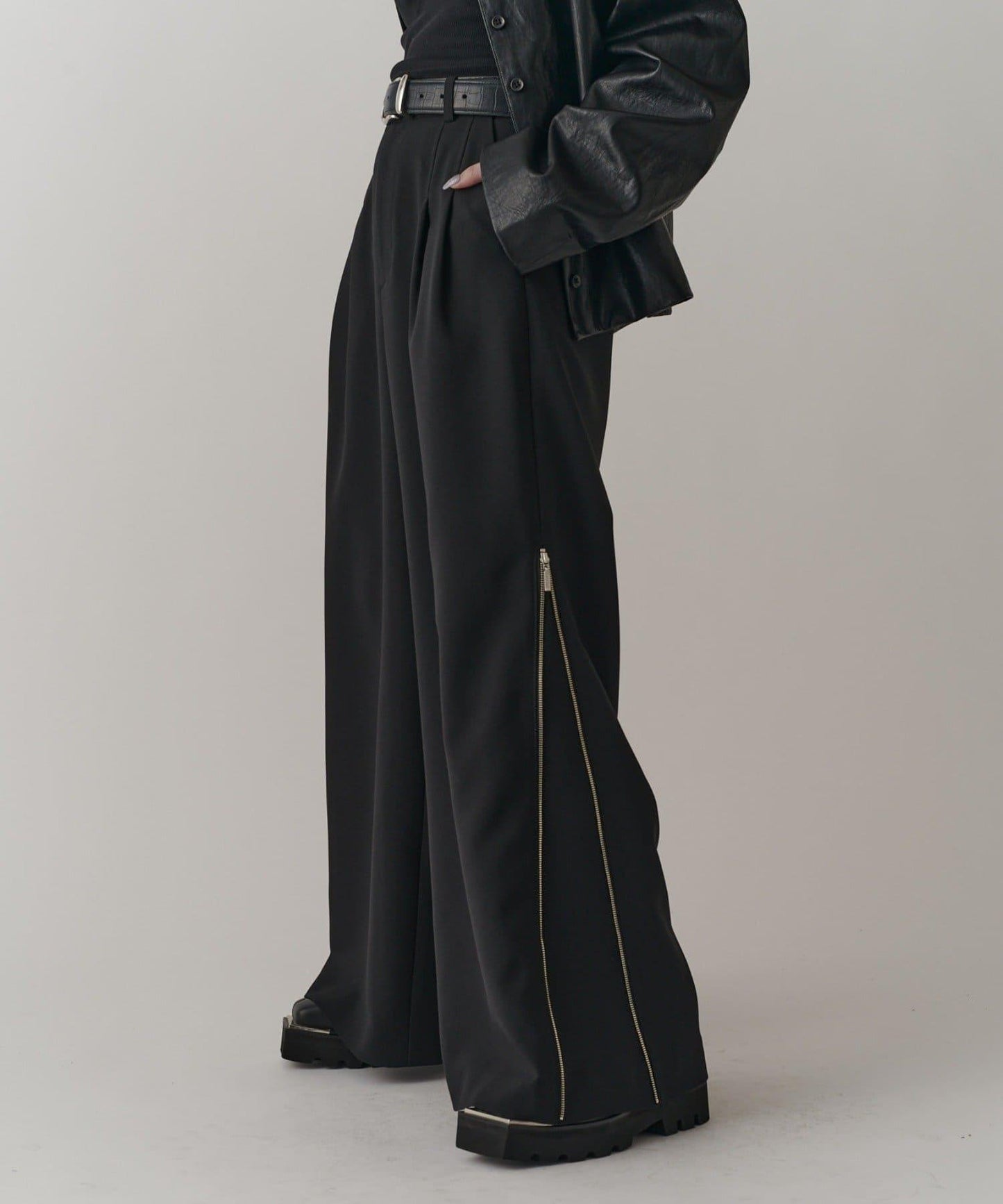 側邊拉鍊 闊腿喇叭 褲子