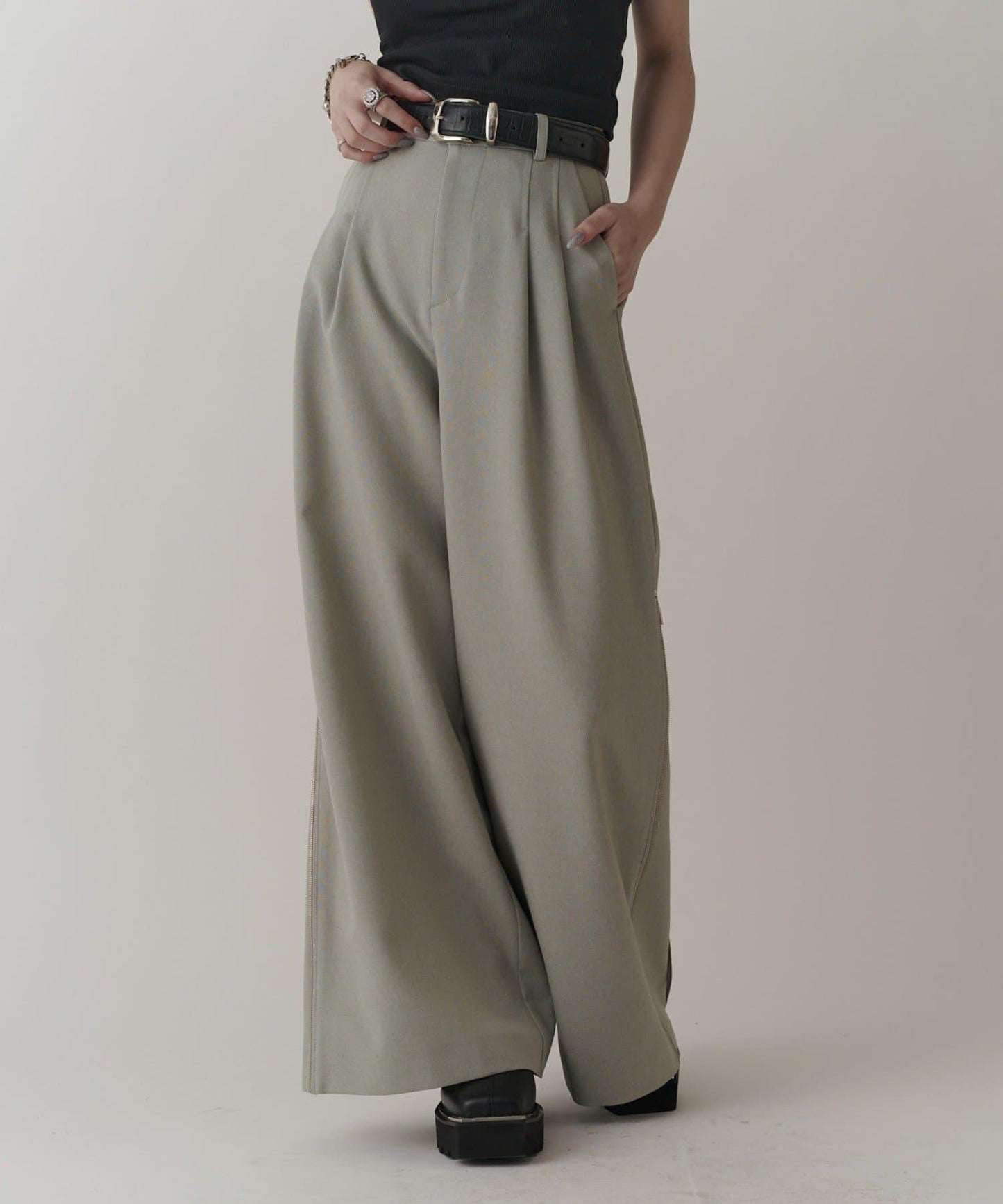 側邊拉鍊 闊腿喇叭 褲子